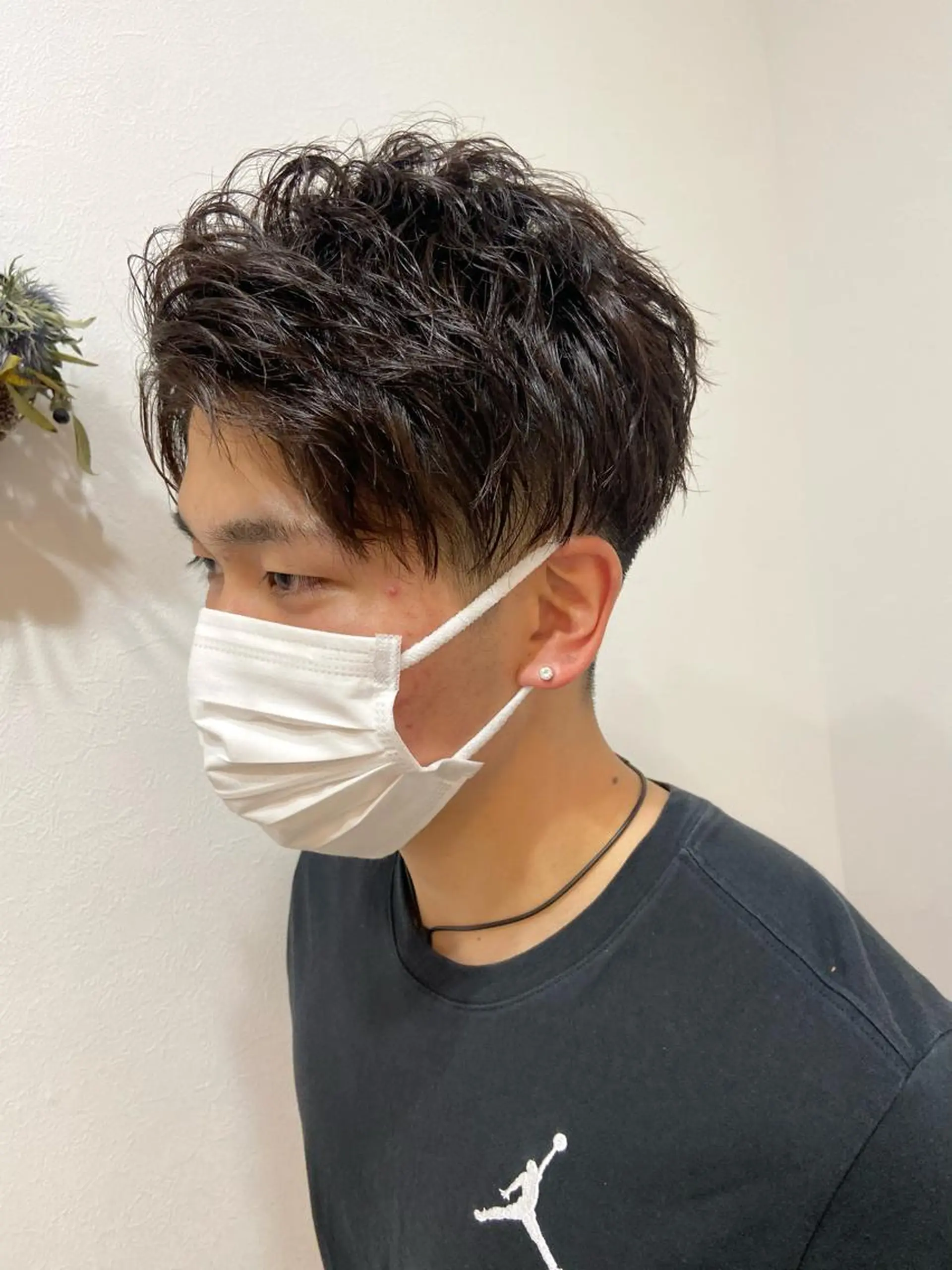 ショート カラー メンズ 刈り上げ くびれヘア 柏韓国ヘア 白石芽衣のヘアスタイル