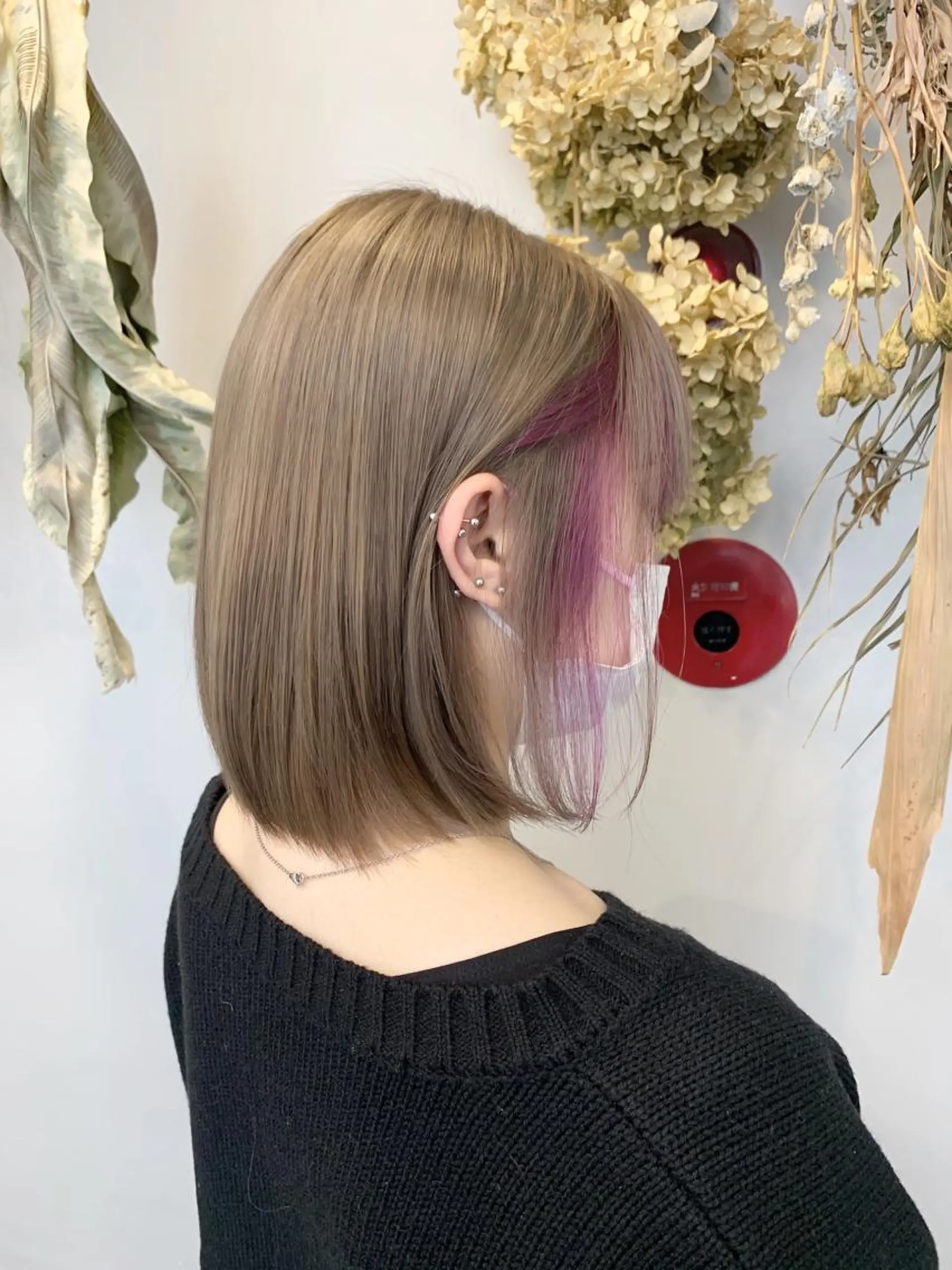 ショート パープルカラー ボブ カット ヘアカラー トリートメント レイヤー×縮毛矯正 深見 拓のヘアスタイル