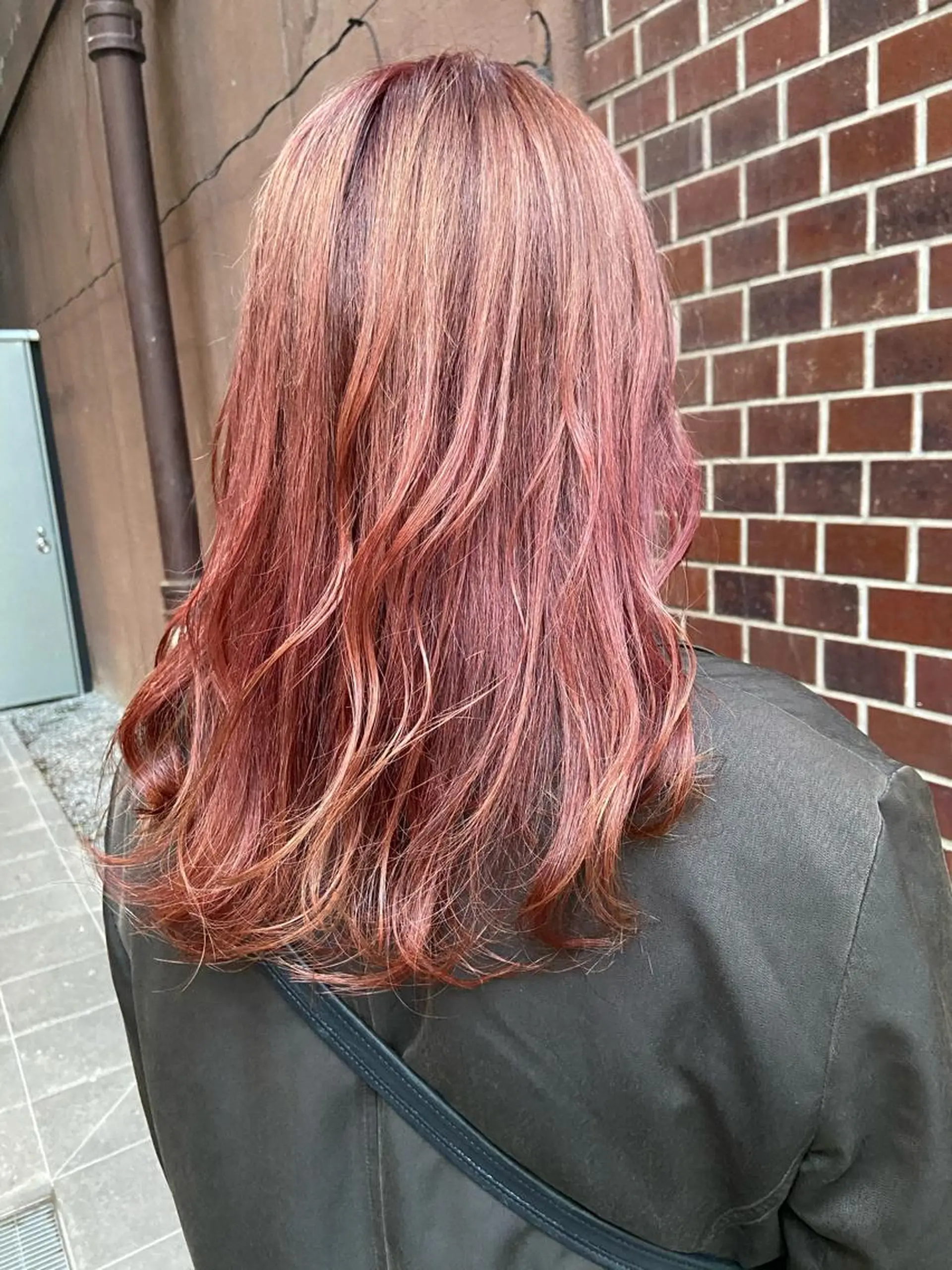 カラー ブリーチ ピンクカラー sato harunaのヘアスタイル