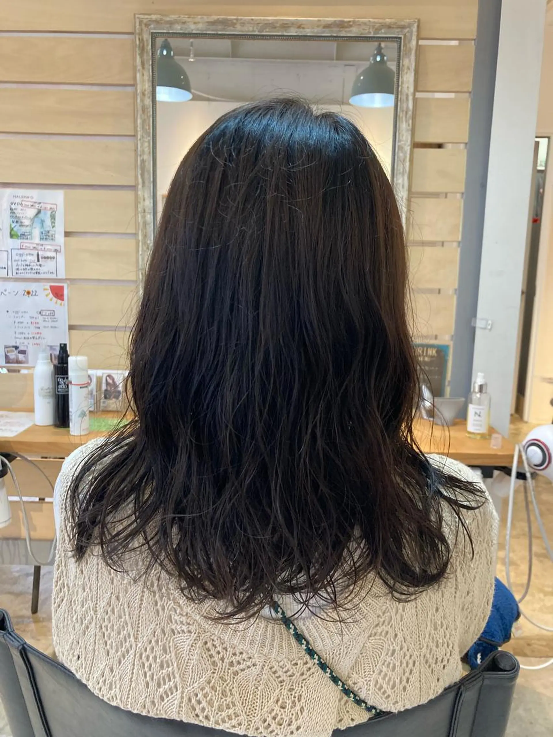 ミディアム パーマ 【女性指名No.1】 西口直子のヘアスタイル