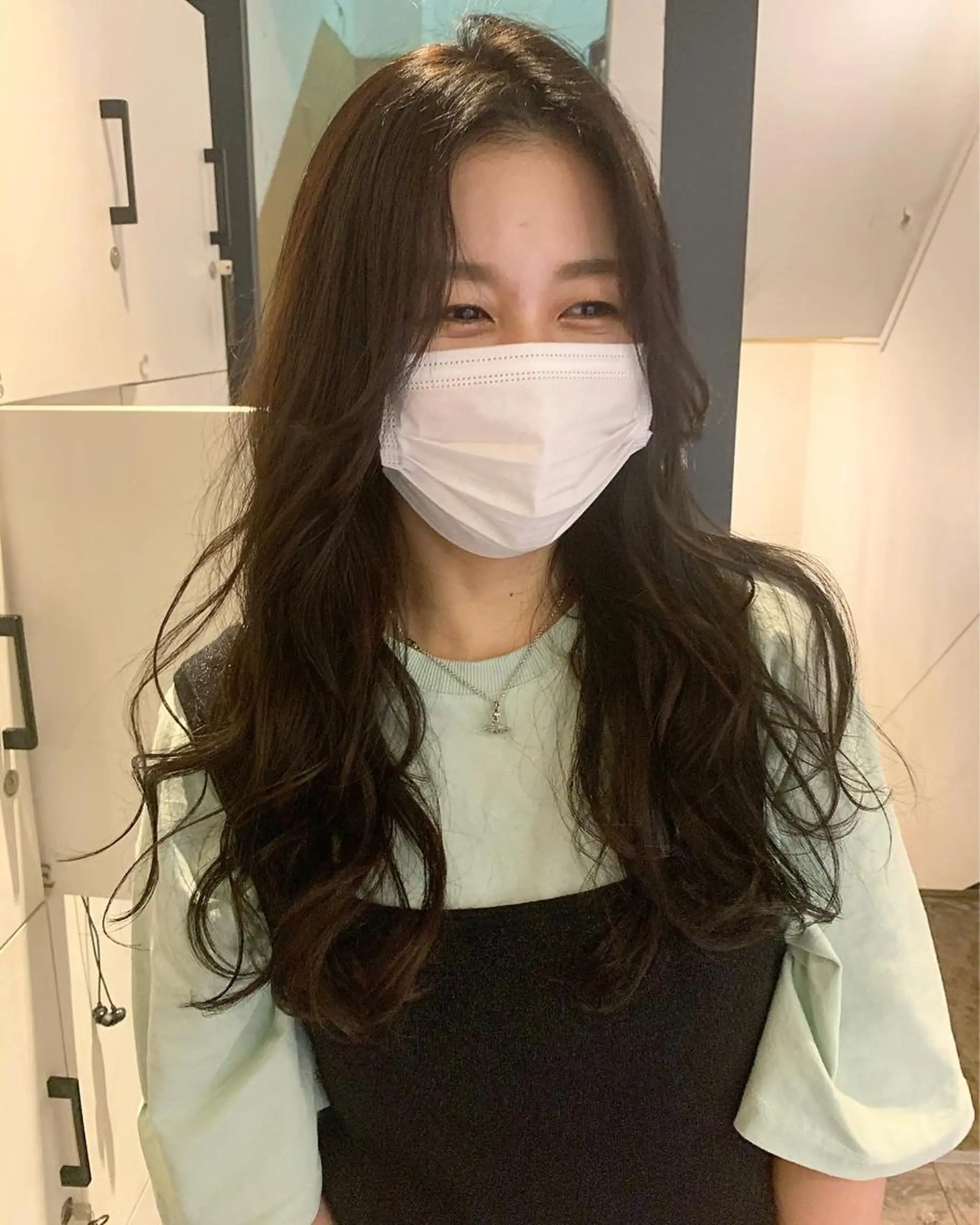 ロング カラー パーマ ヘアアレンジ メンズ キッズ ネイル マツエク・マツパ 顔まわりレイヤー レイヤーカット ロング ロングネイル ウルフレイヤーカット /チヒロのヘアスタイル