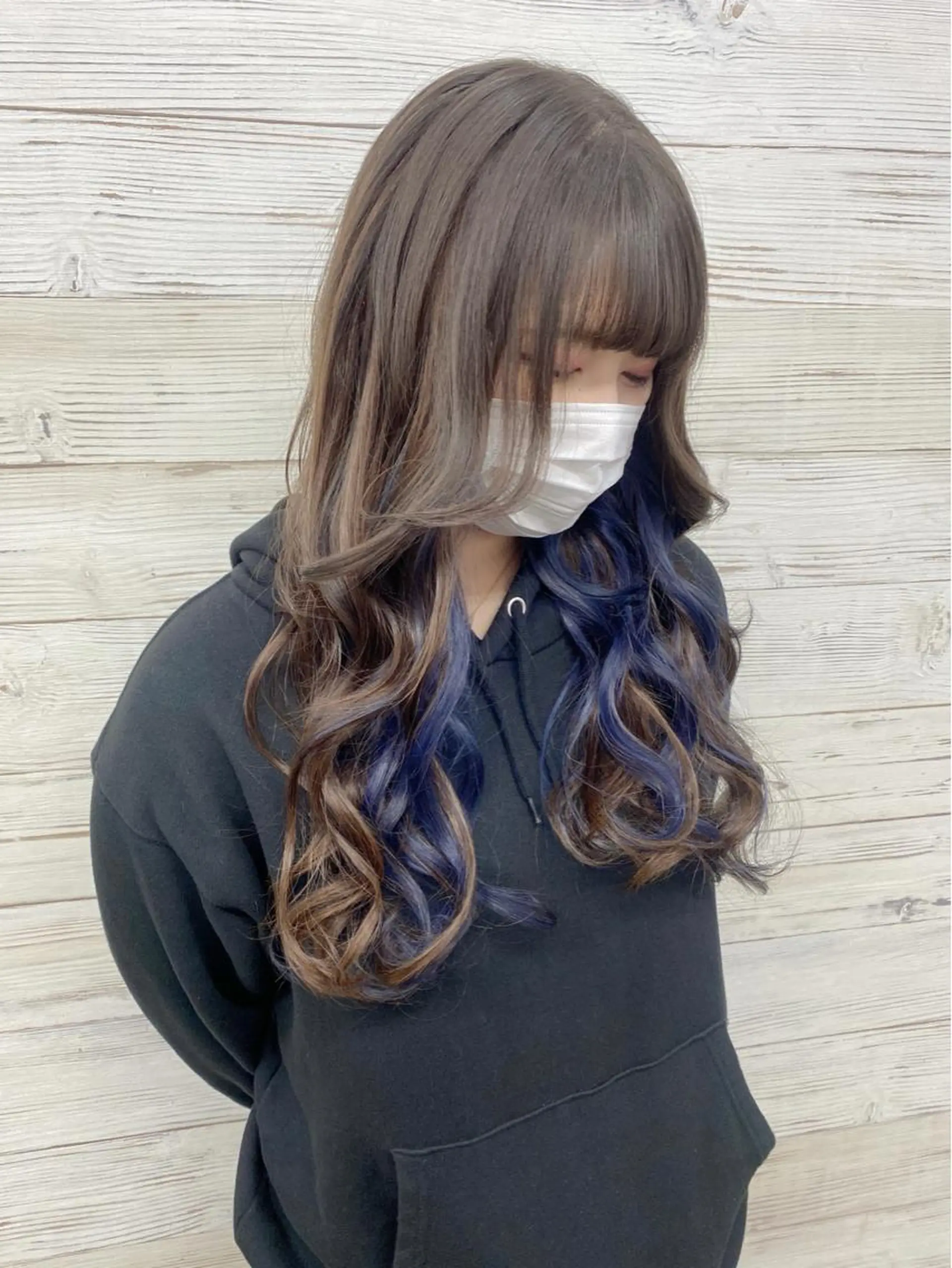 セミロング カラー ヘアアレンジ アイブロウ ショートボブ 編み込みエクステ シールエクステ セミロングパーマ バレイヤージュ LAVENDIA 初音のヘアスタイル