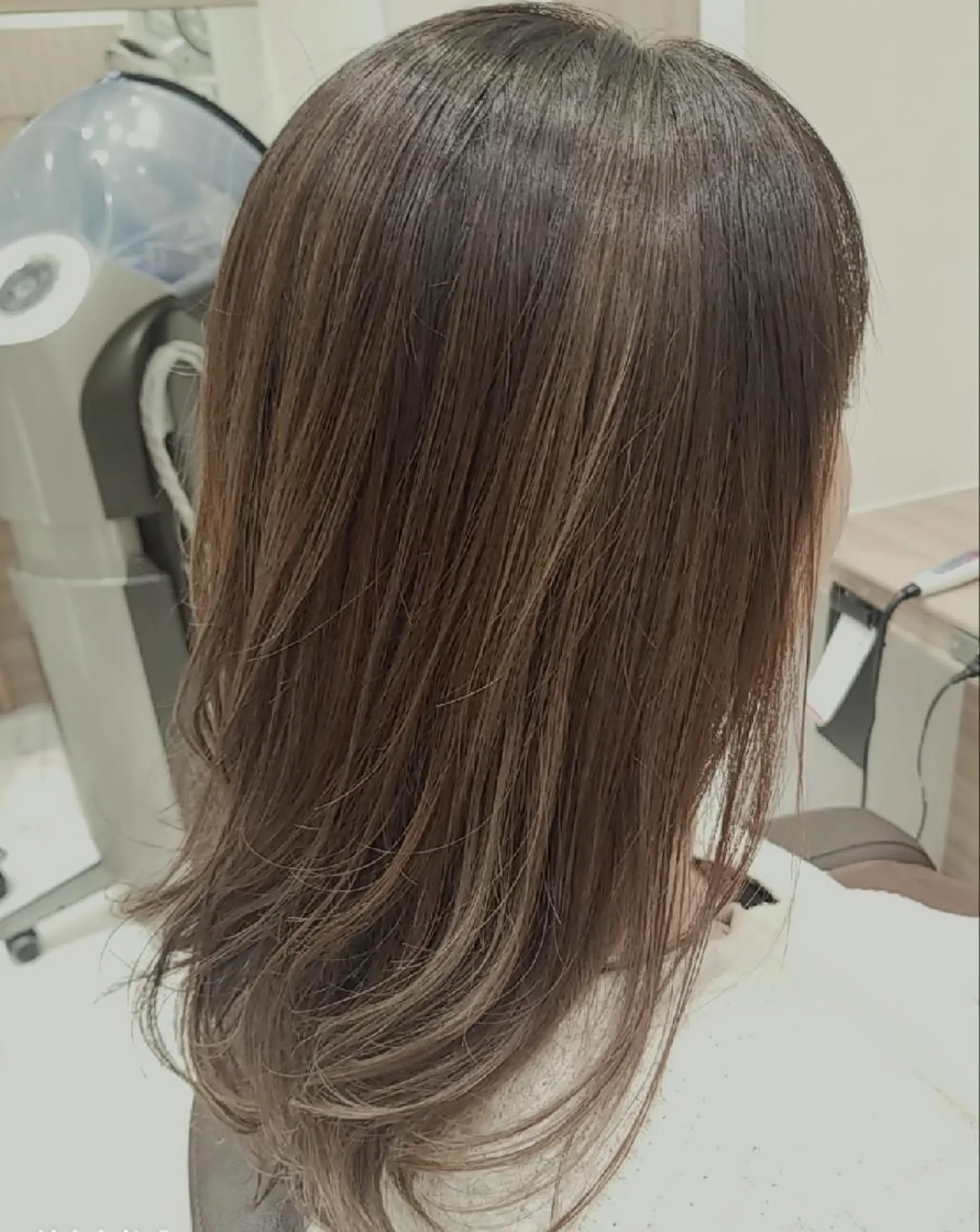 ミディアム カラー ハイライトカラー ハイライト セレビアイ/ ISHIIのマツエク・マツパデザイン