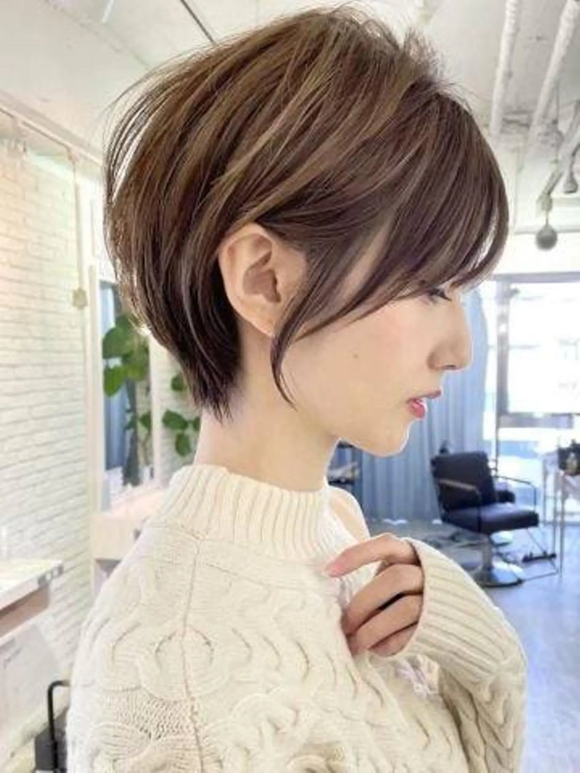 ショート ショートヘア 小顔カット レイヤー 艶々カラーのヘアスタイル