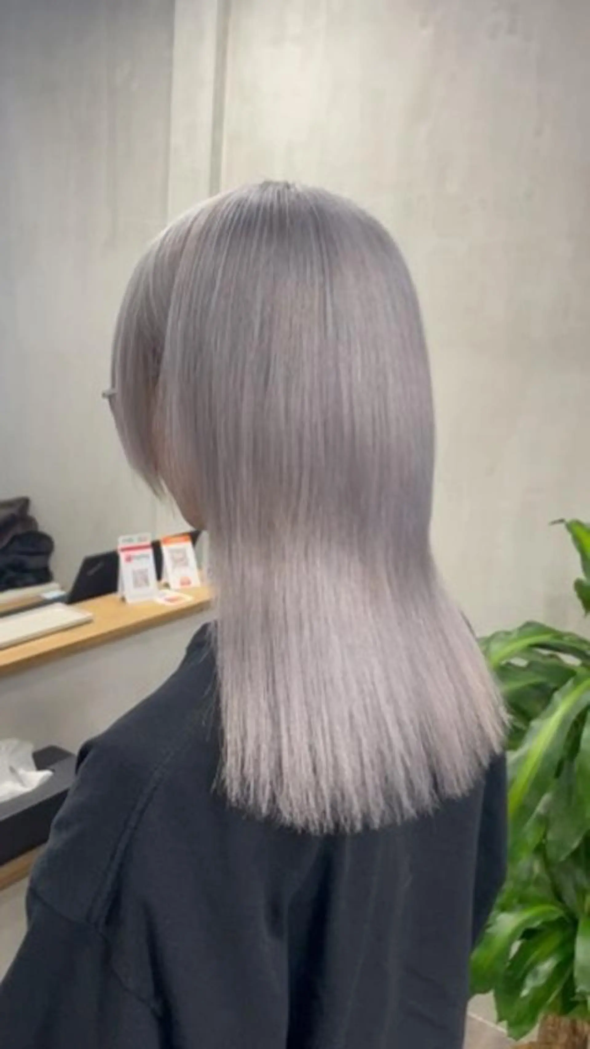 セミロング ブリーチ/髪質改善 KAZUMAのヘアスタイル