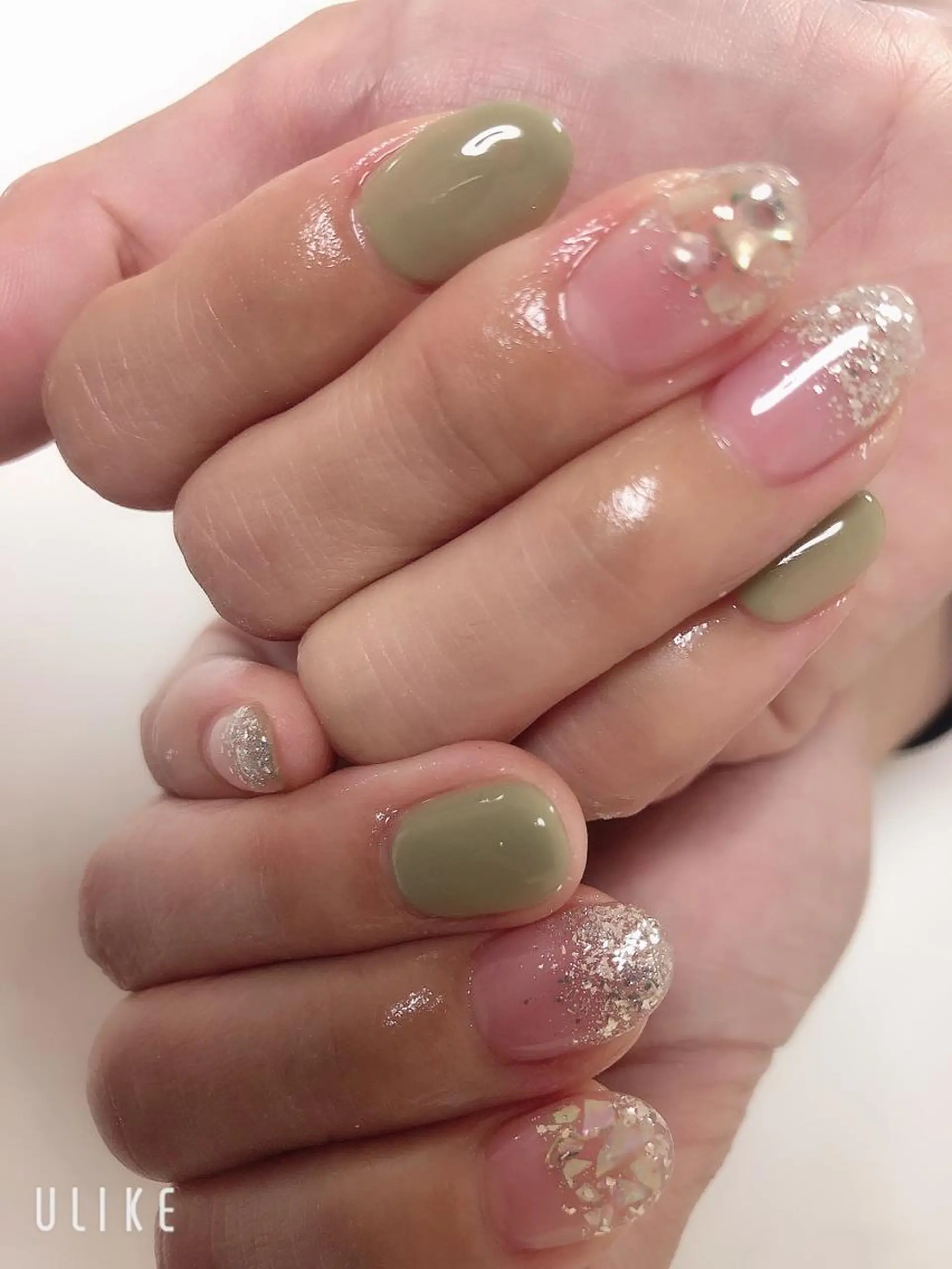 ネイル R ...Rの眉毛・アイブロウイメージ