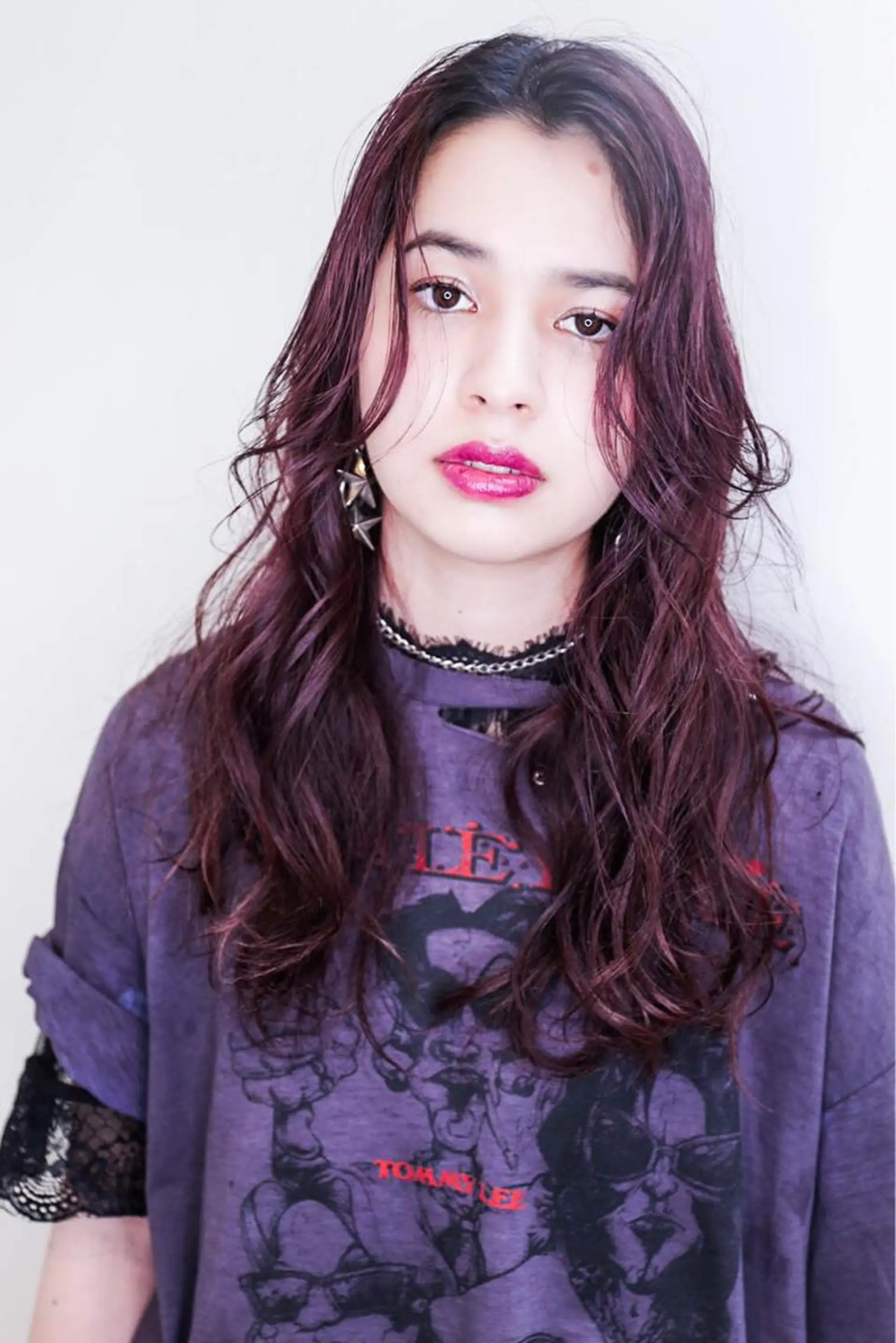 ロング カラー ウルフカット／吉村 桃子のヘアスタイル