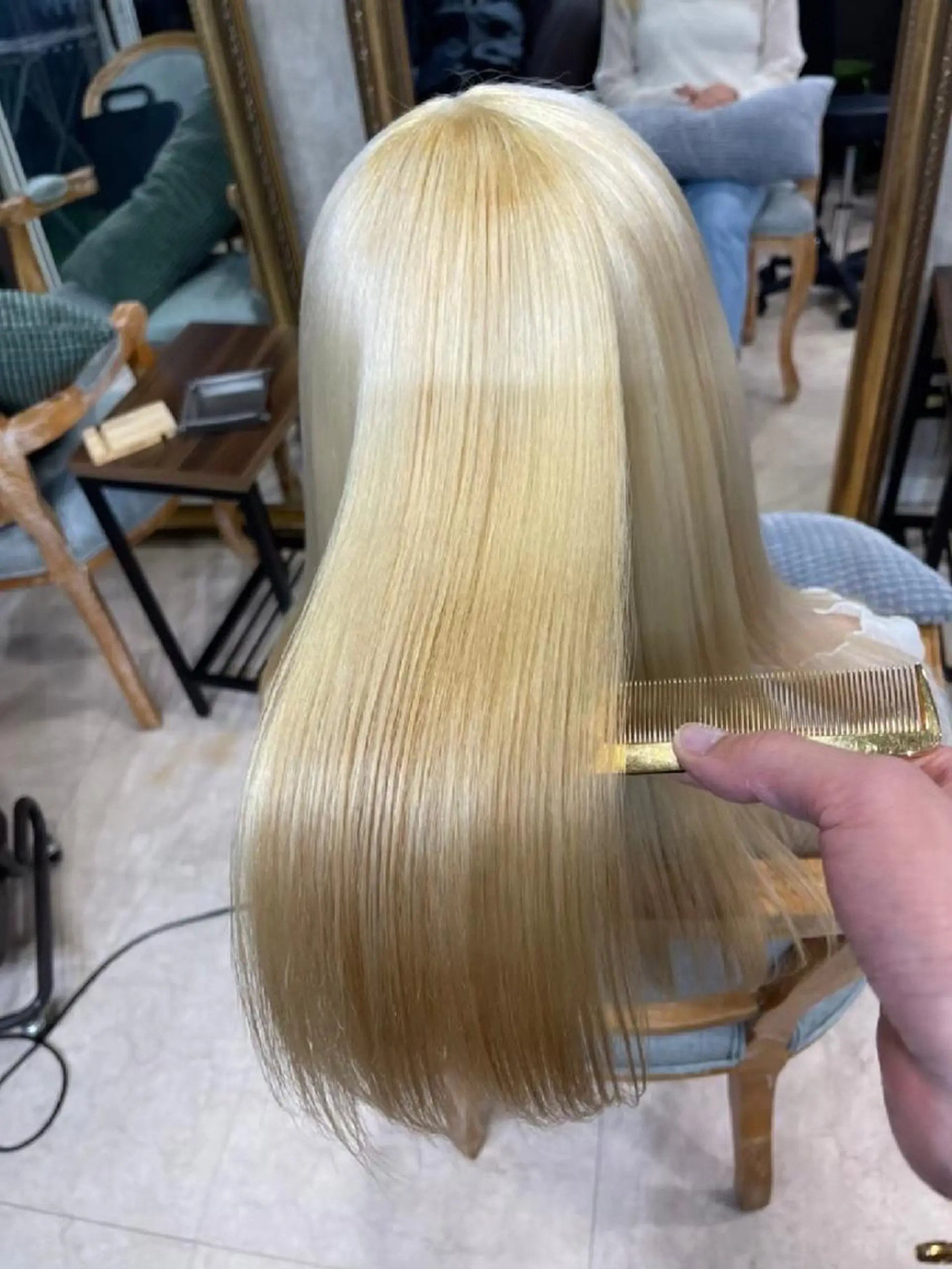 ロング カラー トリートメント AnFye une qatllのヘアスタイル