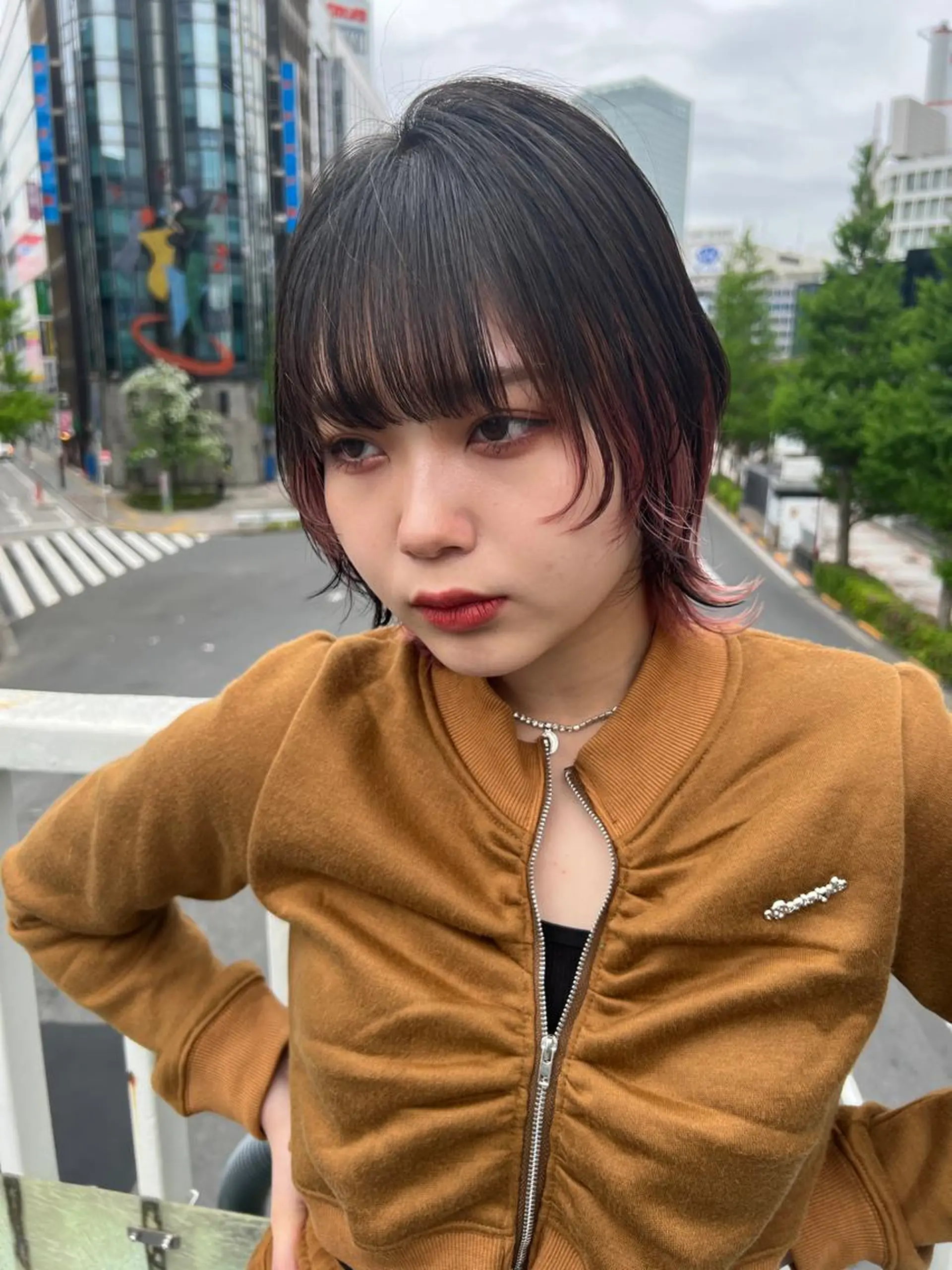 ミディアム ブリーチ/ウルフ ハッシュカット/石山のヘアスタイル