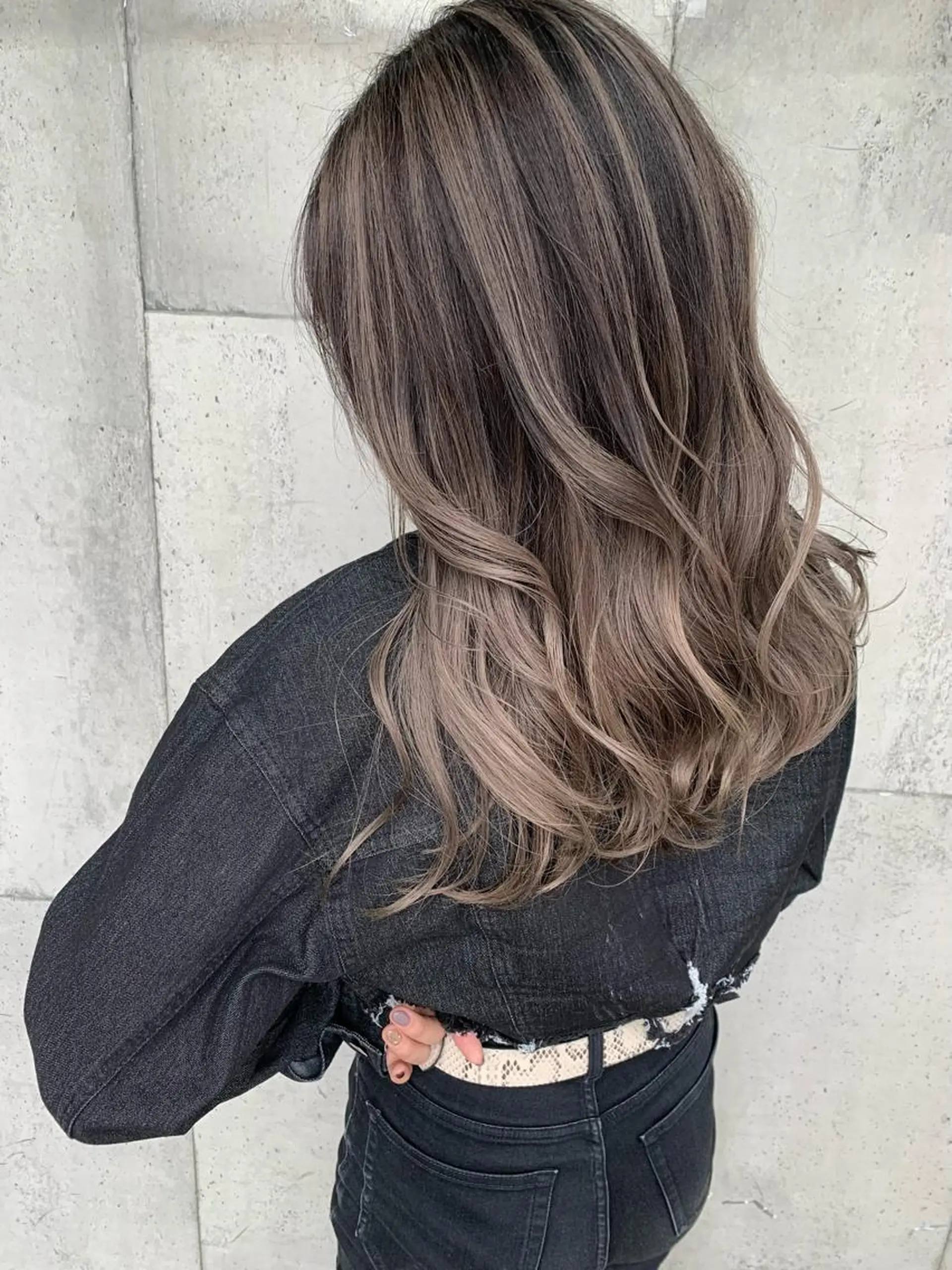 セミロング カラー Mikuri 【Little】のヘアスタイル