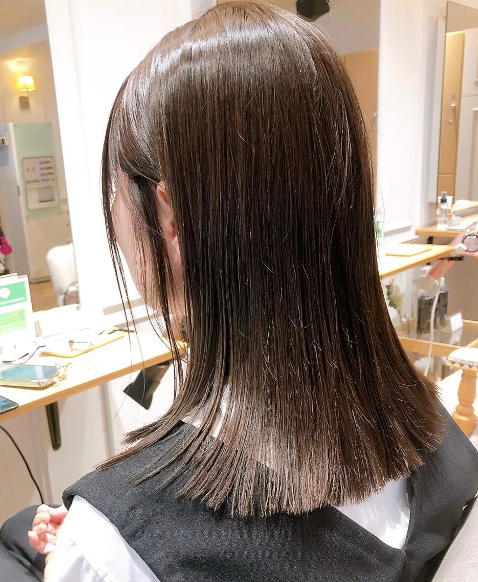 セミロング カラー 透明感カラー カット ヘアカラー 伊藤 佳代子のヘアスタイル