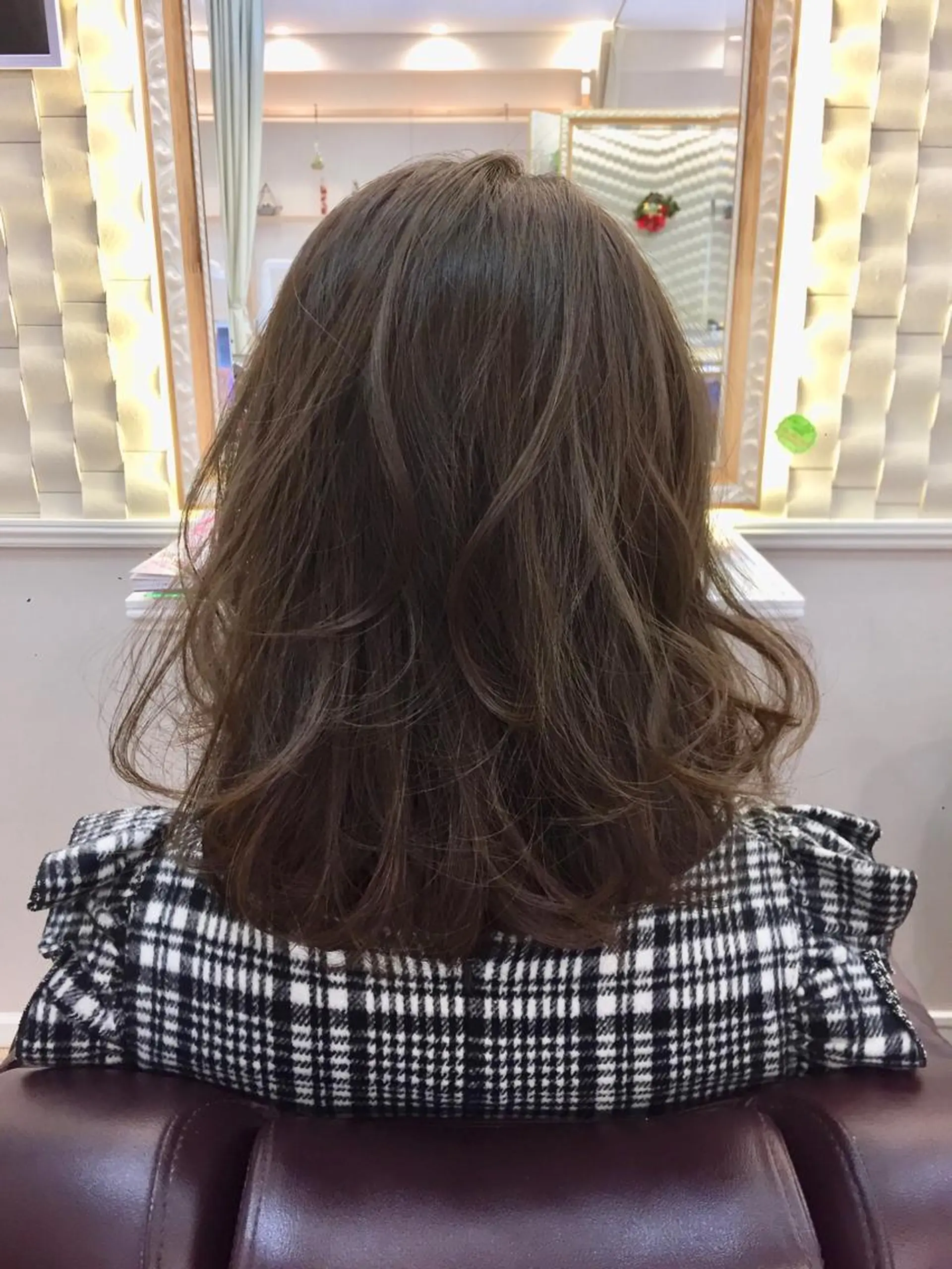 ミディアム カット oluolu hairのヘアスタイル