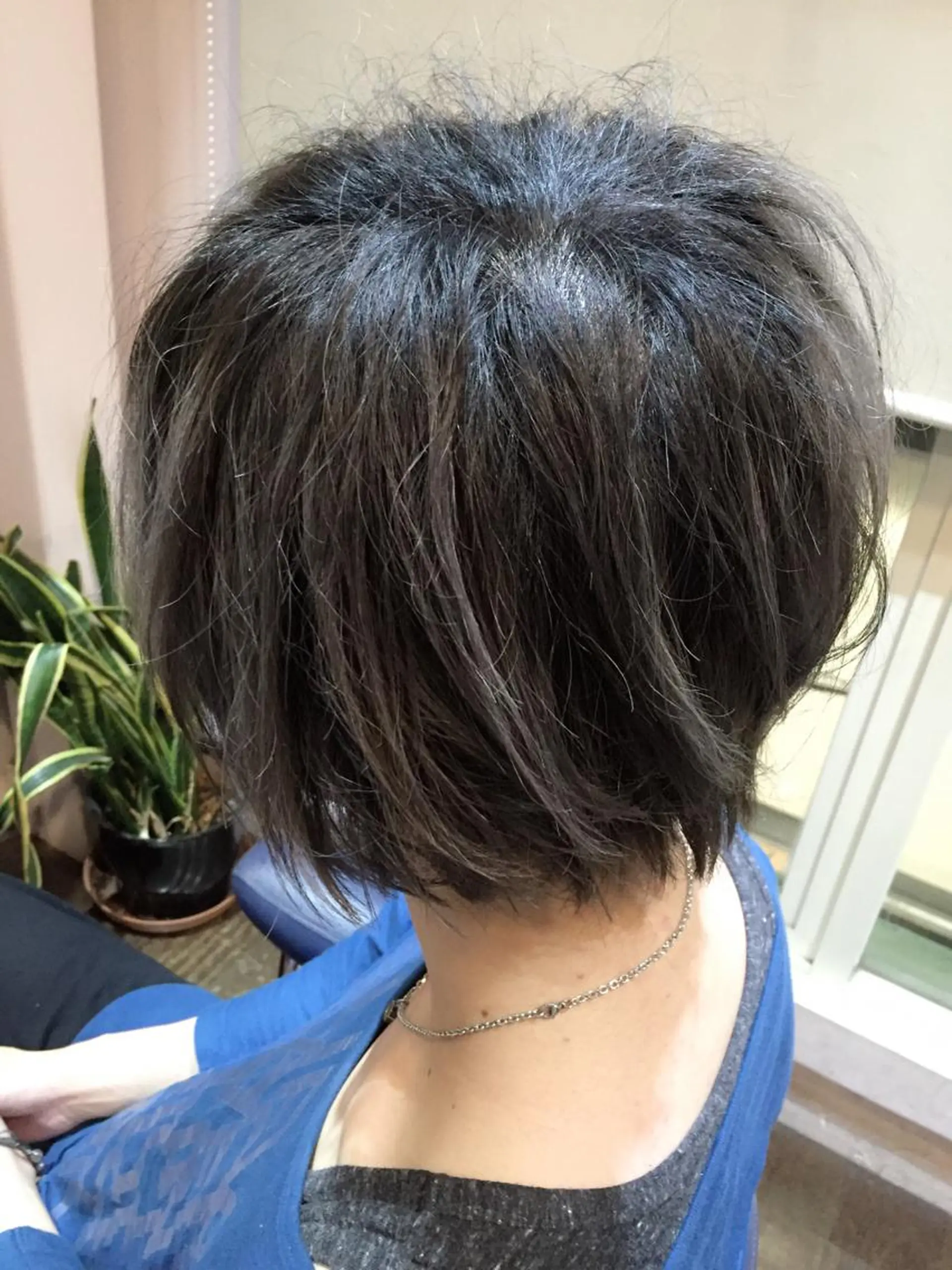 ショート ミディアム カラー メンズ アッシュ グラデーションカラー シルバー シルバーアッシュ 原宿サロン代表 デザインカラー伊藤卓のヘアスタイル