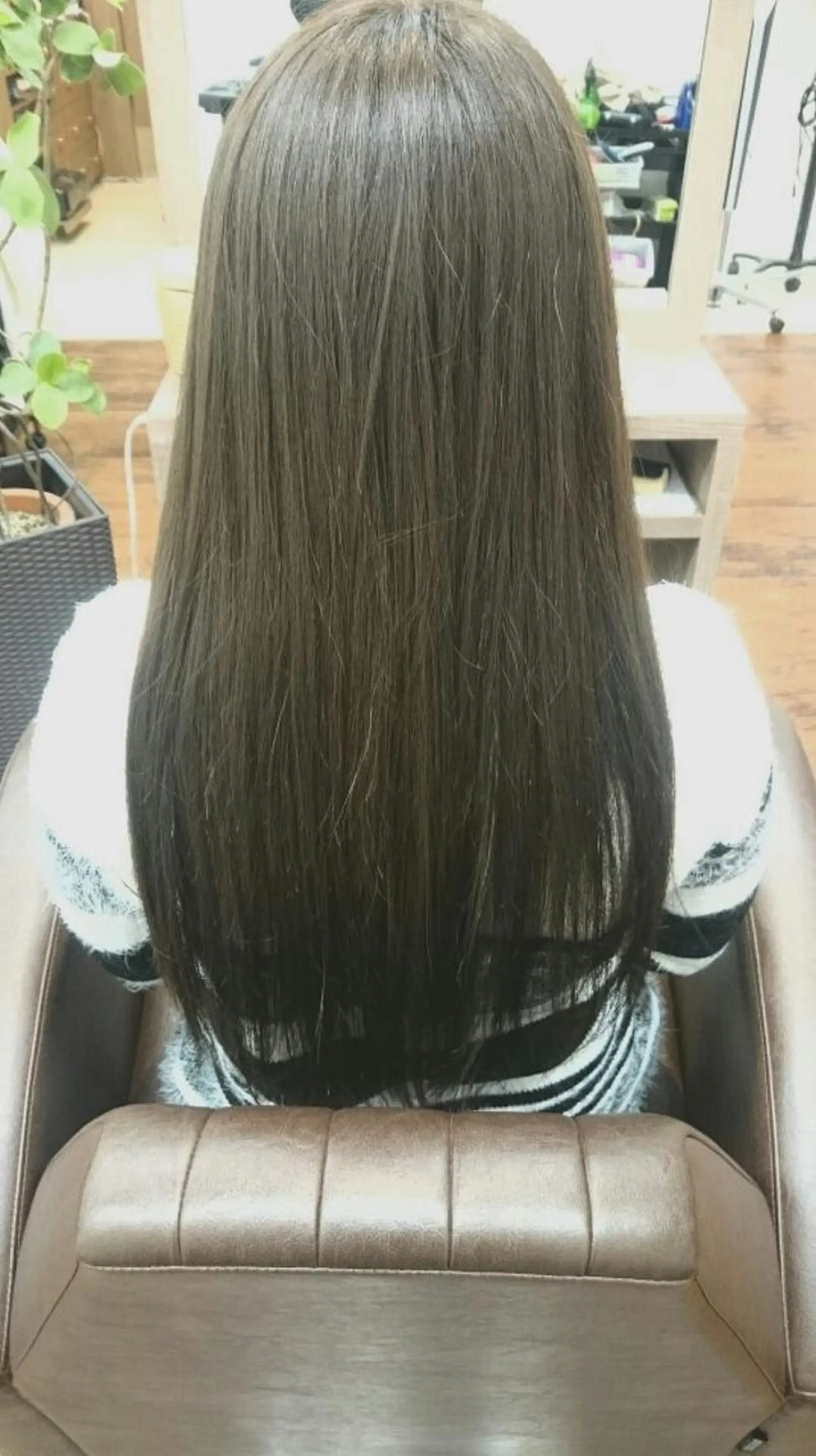 ロング カラー アッシュ ブリーチ グレージュ ナトゥーラ滝ノ水店所属・榊原 一輝のヘアスタイル