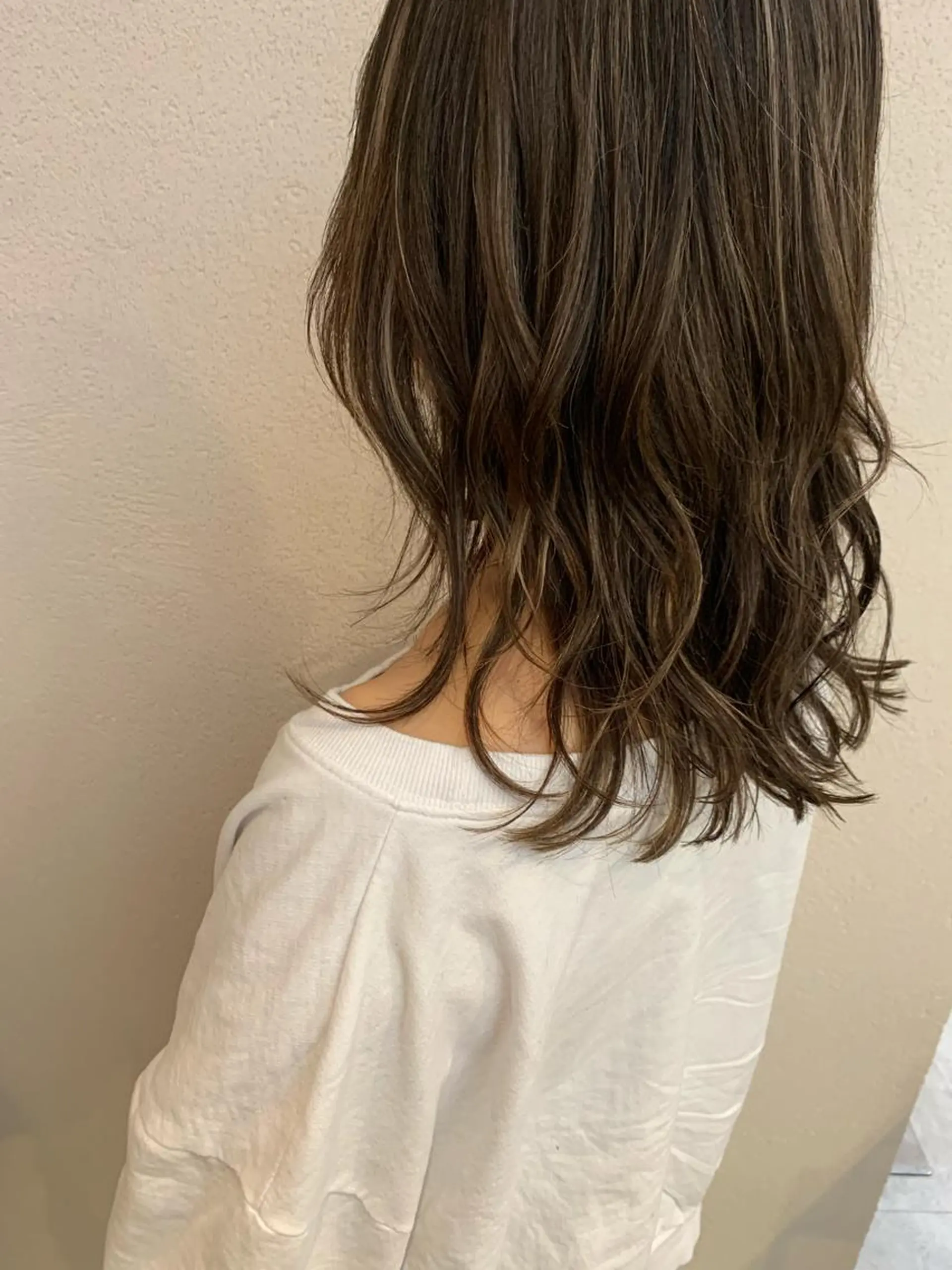 ミディアム カラー ハイライトカラー ハイライト 柔らかいヘア/ 東徳嶺 みくのヘアスタイル