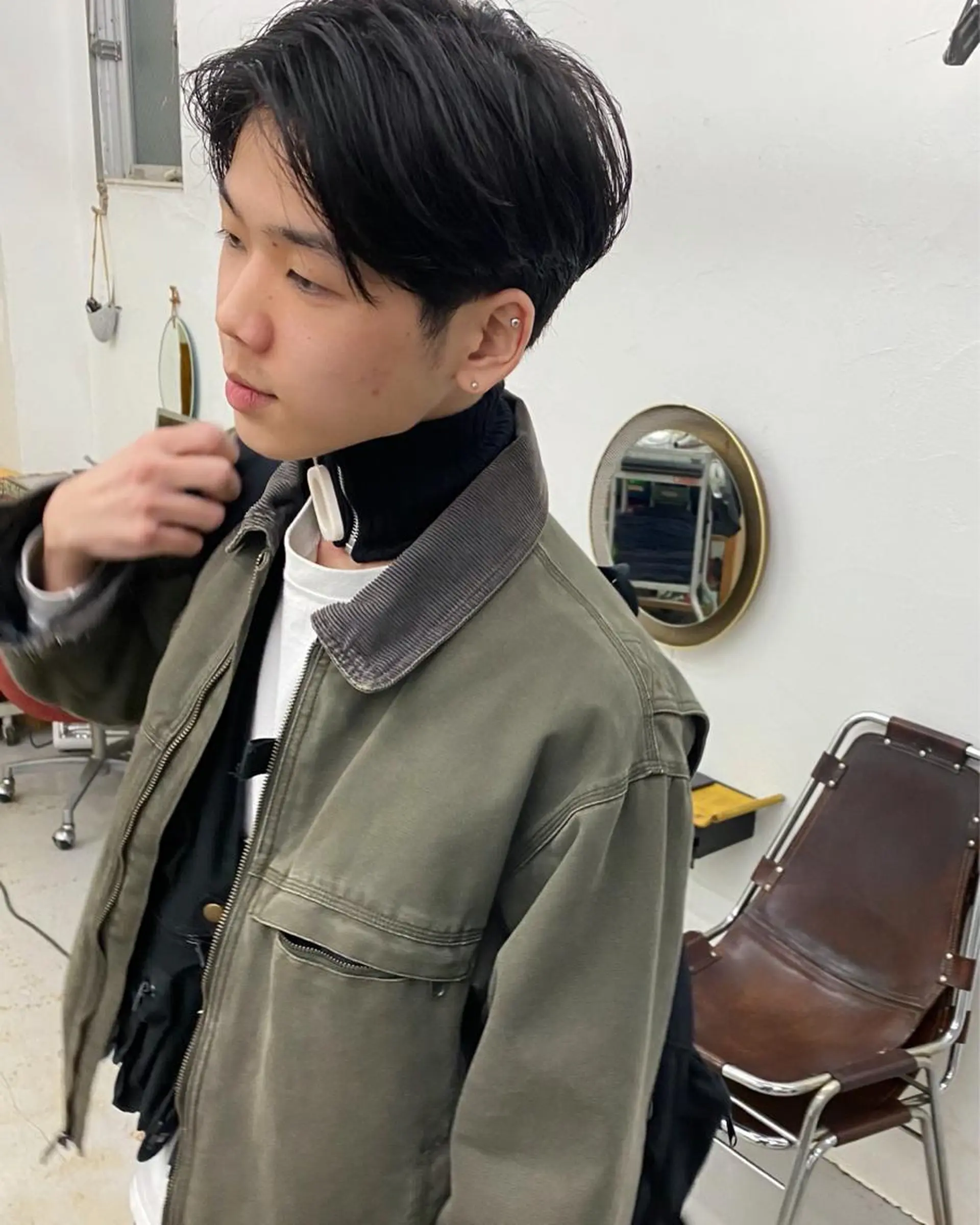 ショート メンズ メンズバレイヤージュ メンズブリーチ メンズハイライト メンズインナーカラー ハイライト qiie/ワンカラー インナーカラーのヘアスタイル