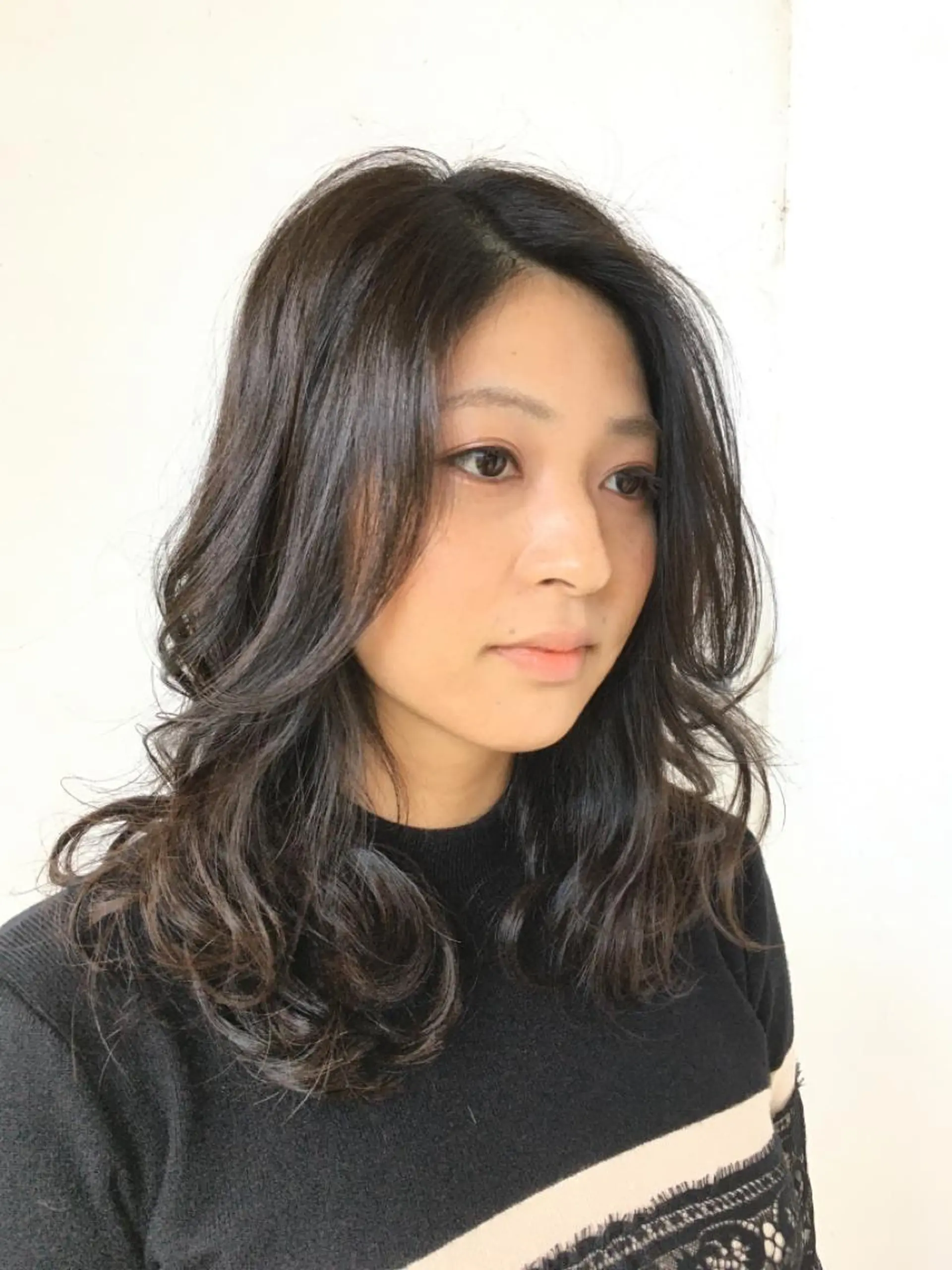 ロング カラー ダークグレー ダークグレージュ グレージュ くせ毛 ロング 小酒井 智洋のヘアスタイル