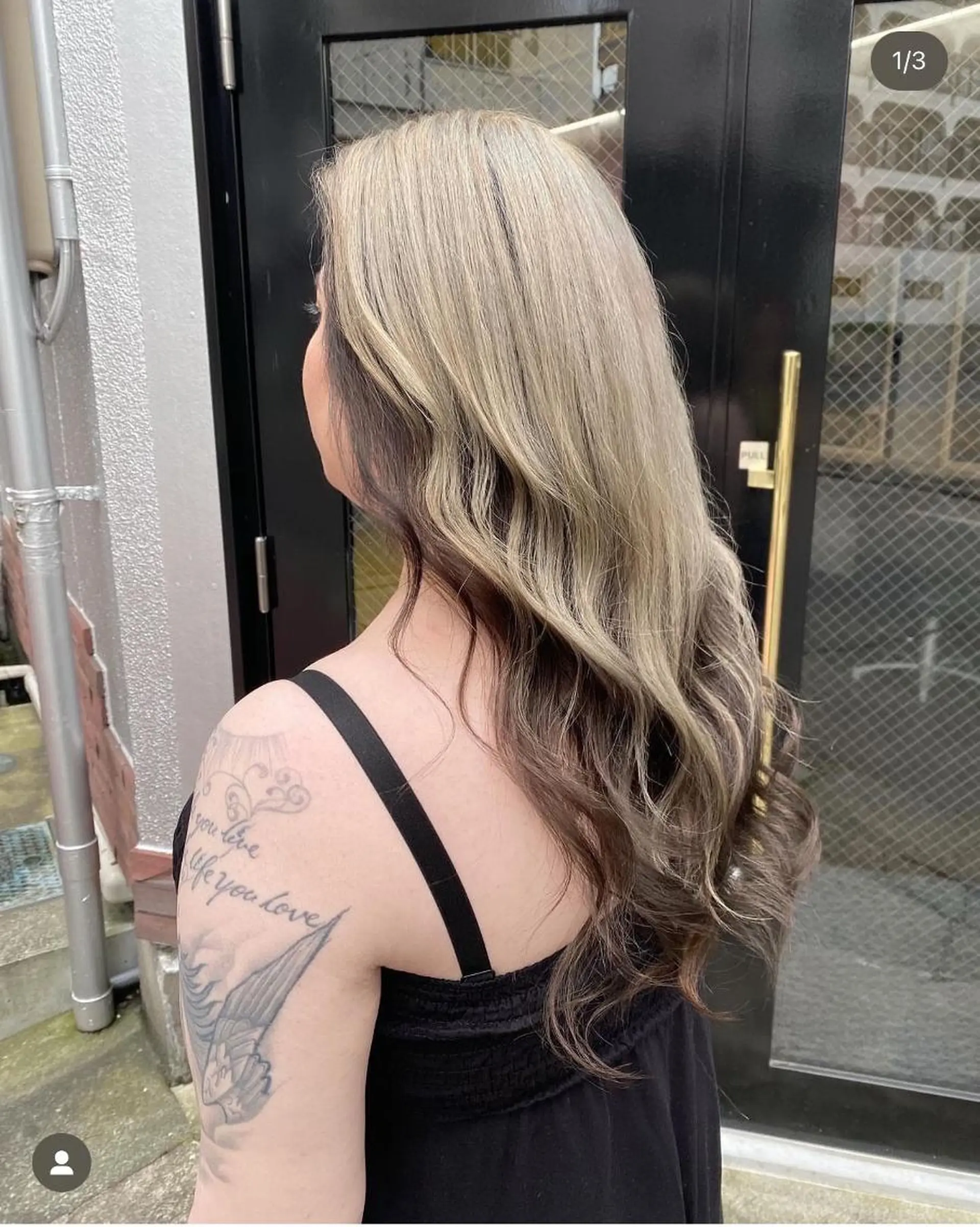 カラー ロング 紺野 愛美のヘアスタイル