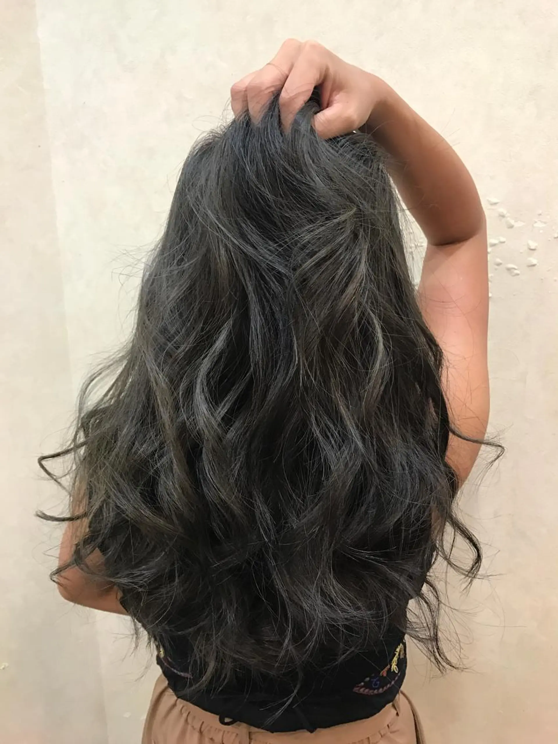 ロング カラー パーマ ヘアアレンジ ハイライトカラー ハイライト a-o横浜所属・色落ちまでキレイに！ ！女性サロンのヘアスタイル