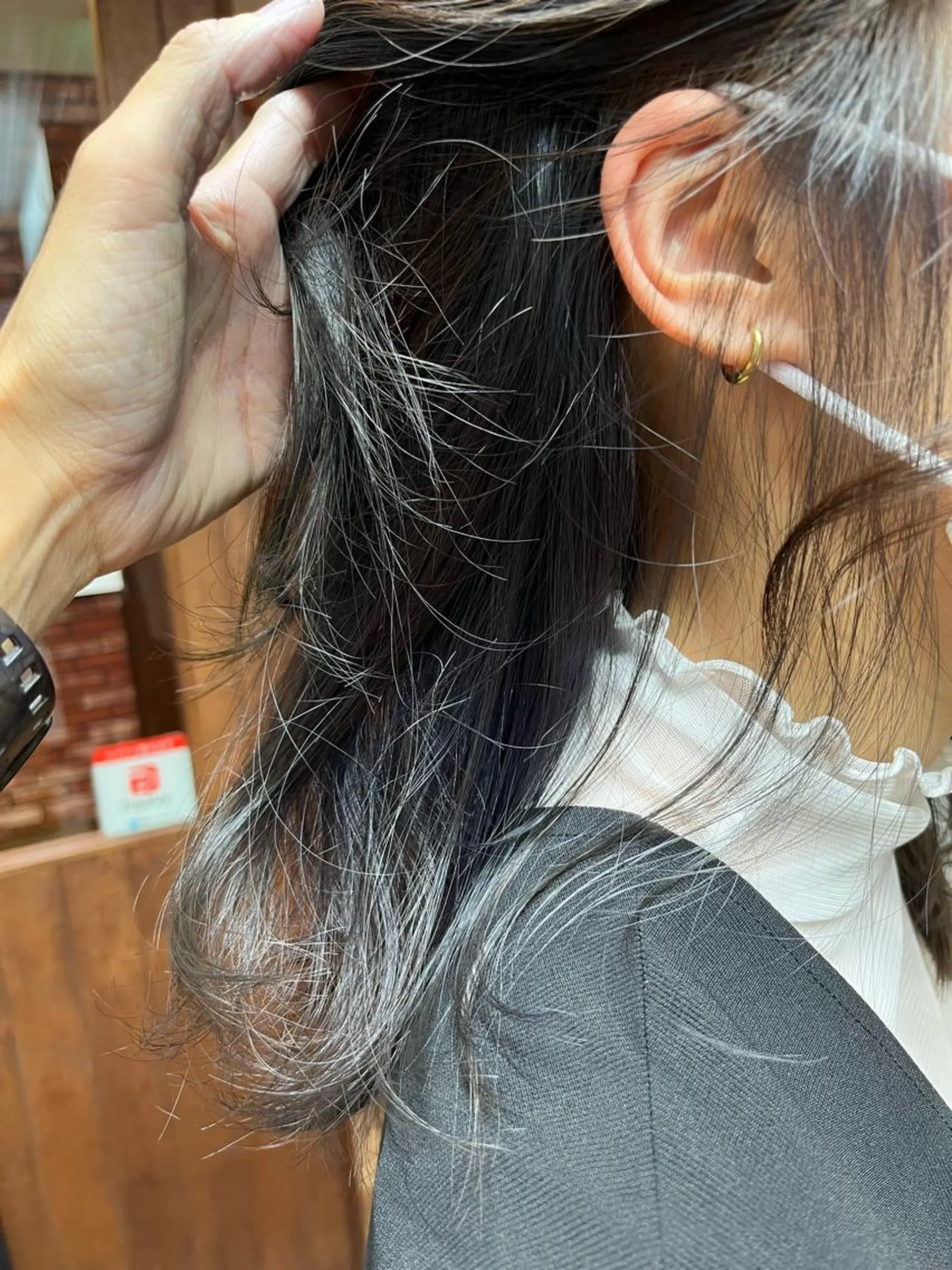 セミロング カラー 眞壁 華子のヘアスタイル