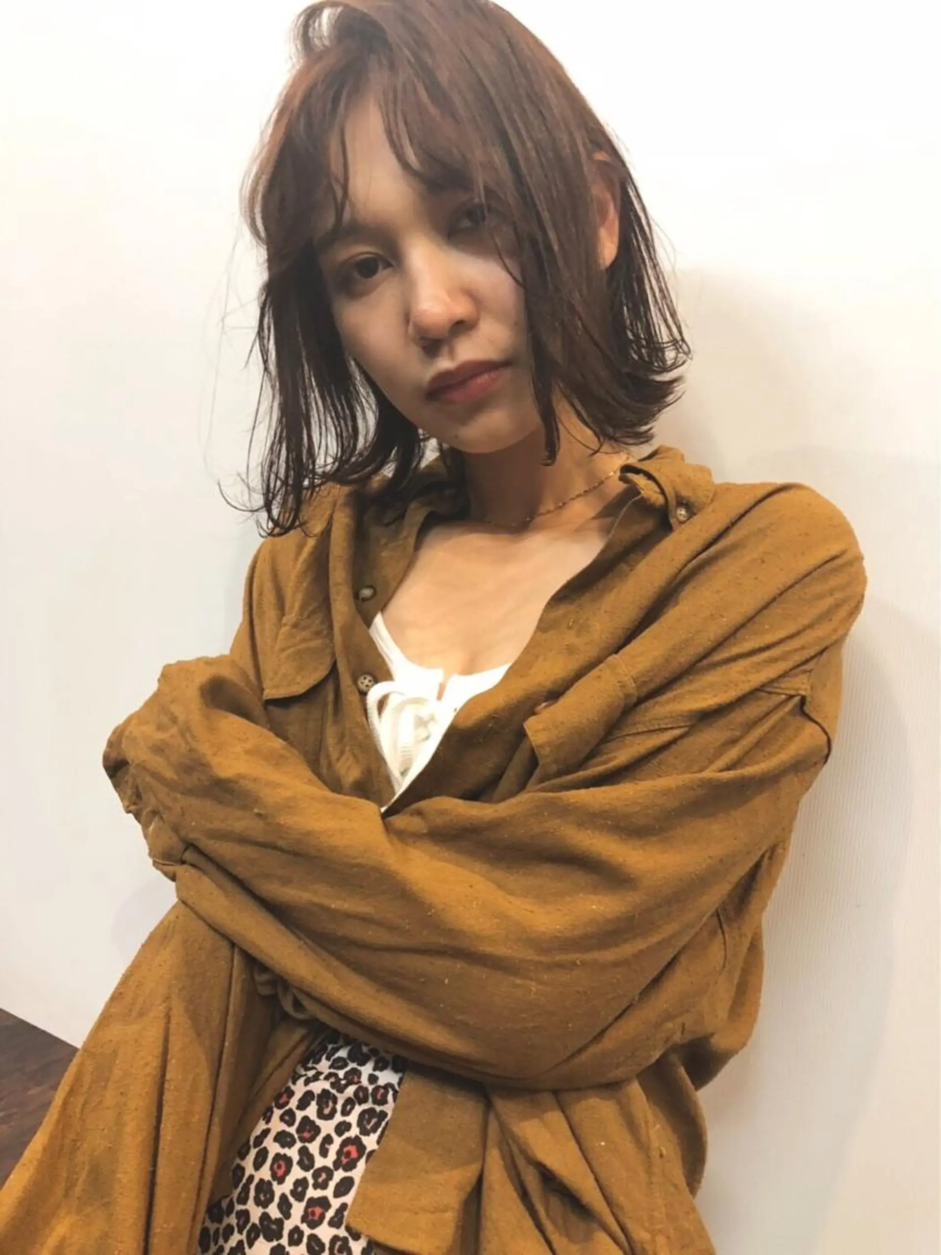 ミディアム カラー パーマ オレンジ 外ハネヘア 安達 俊亮のヘアスタイル