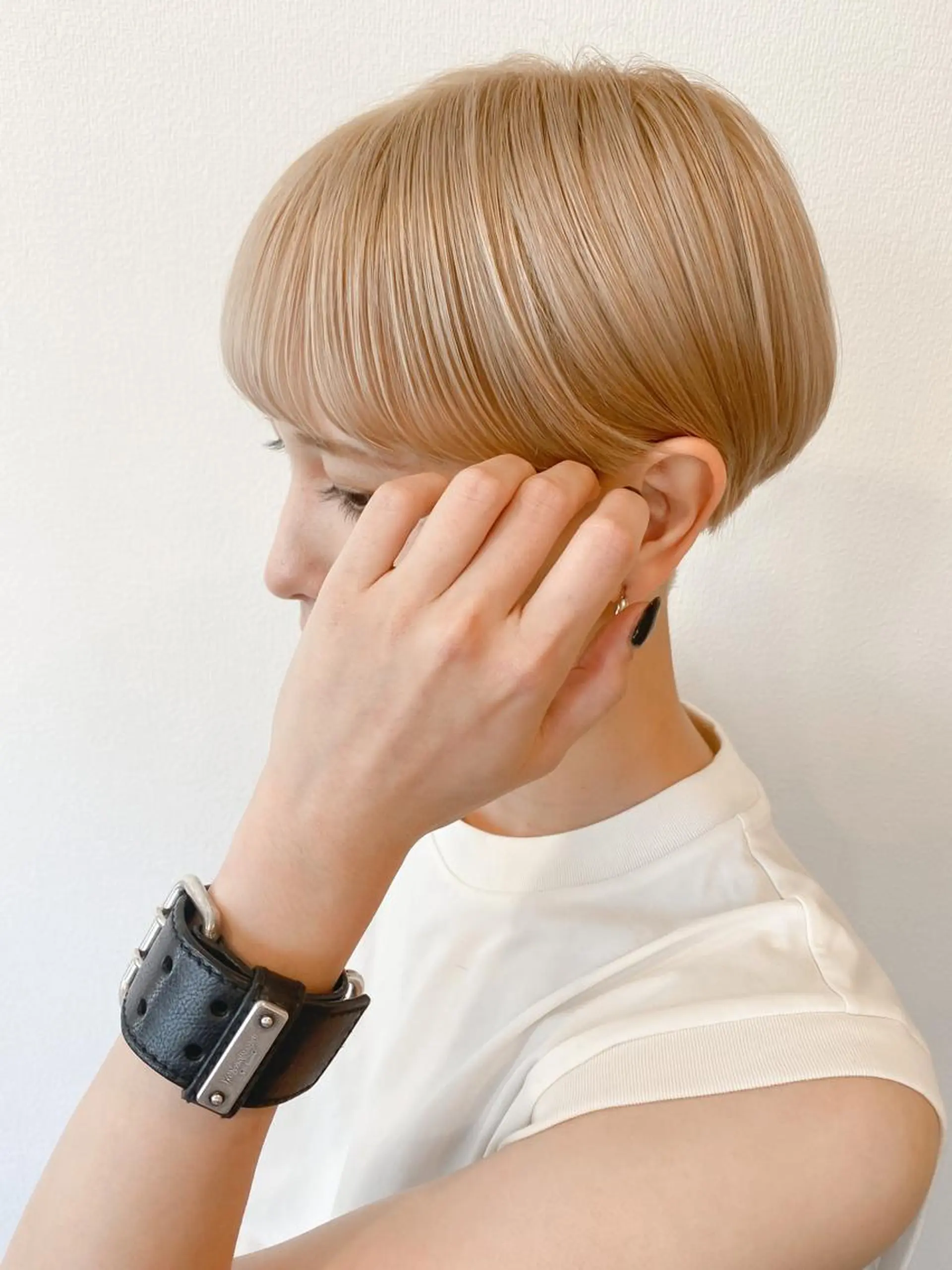 ショート カラー ブリーチ ブロンド ダブルカラー ダメージレスサロン✨ kayo🌱のヘアスタイル