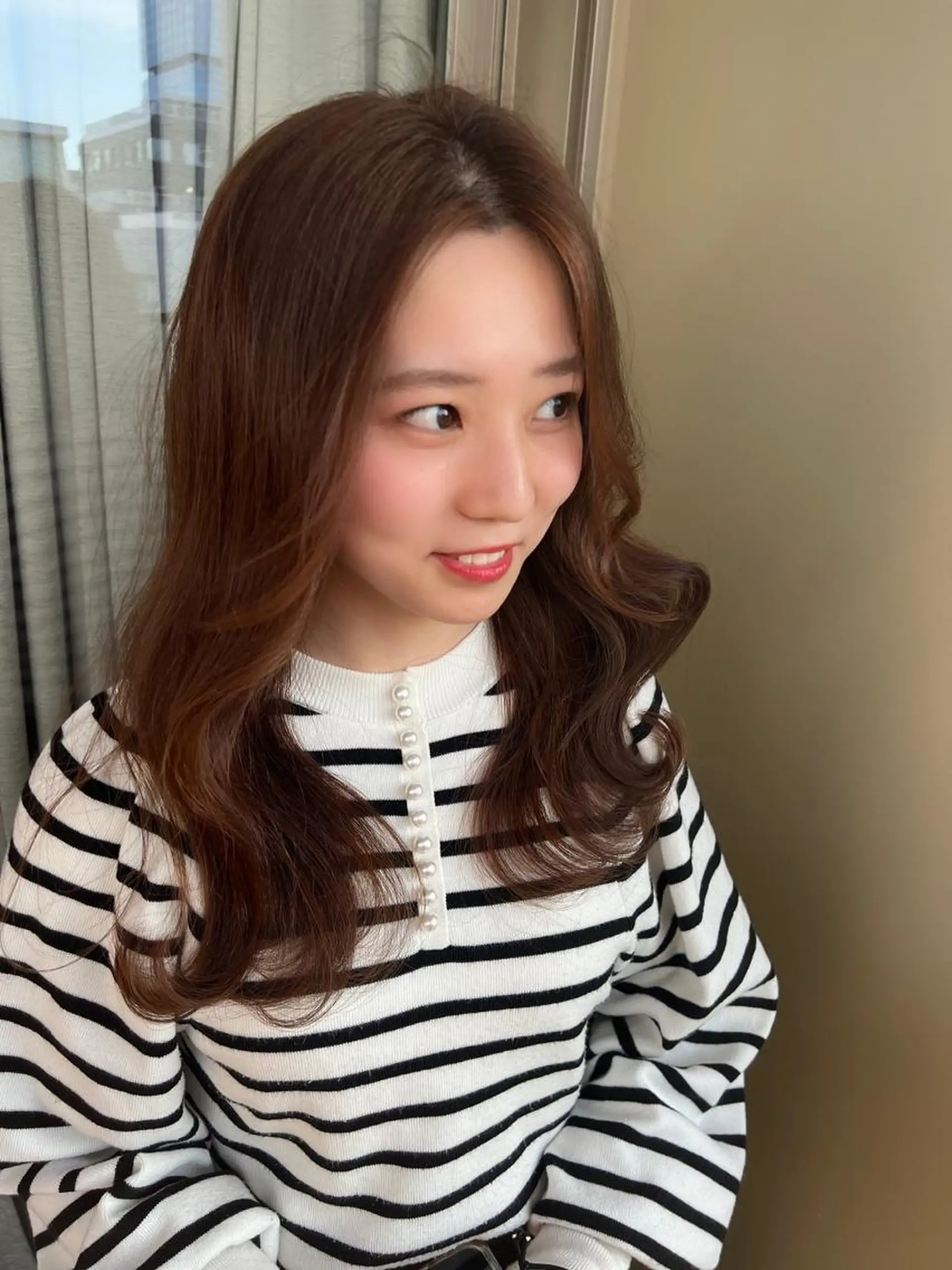 セミロング カラー ベージュカラー ブラウンカラー ブラウンベージュ ココアブラウン カット ヘアカラー トリートメント 韓国🇰🇷レイヤー 映える顔周り🩷のヘアスタイル