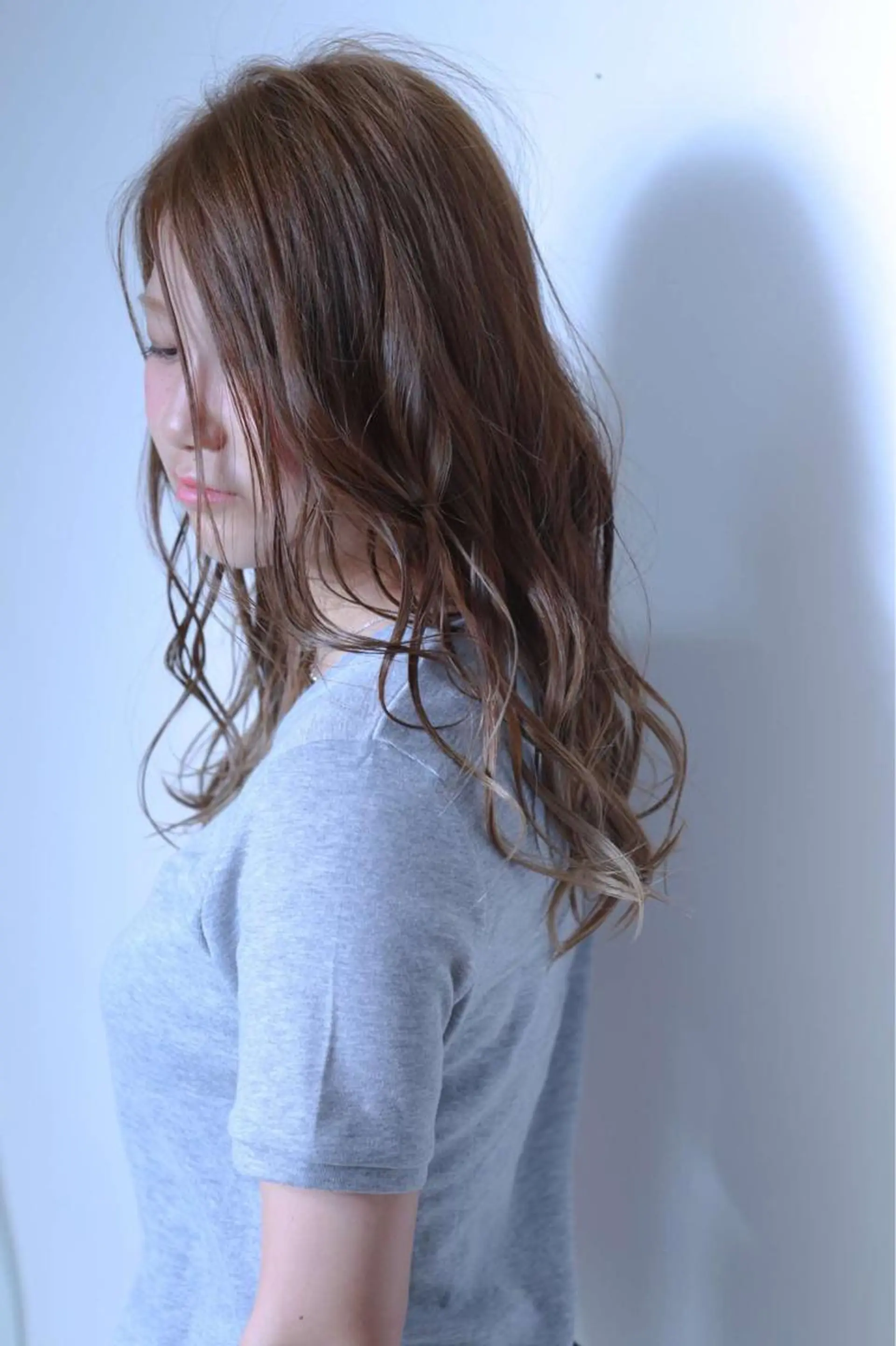 ロング 伊藤 裕貴のヘアスタイル