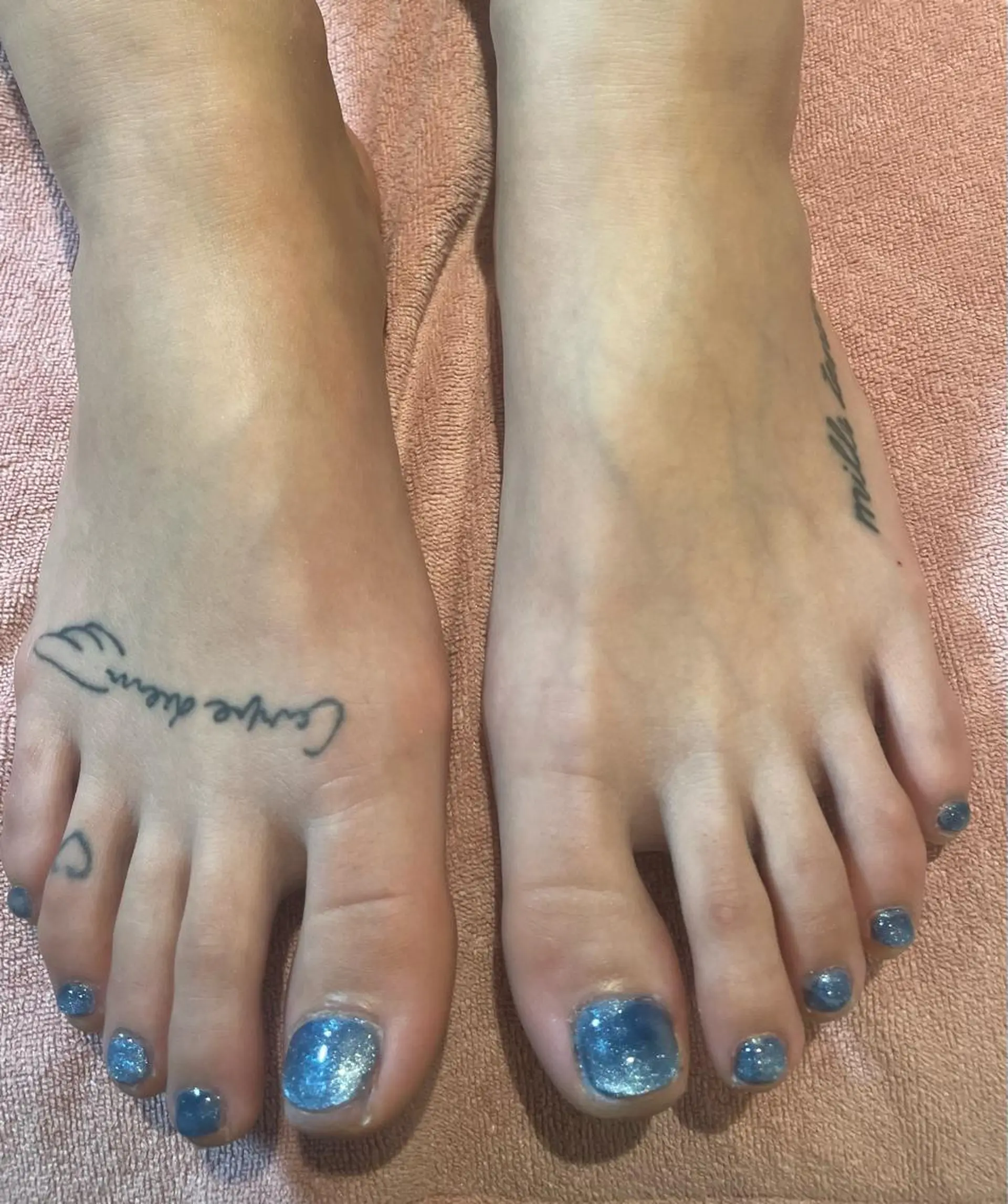 ネイル フットネイル ワンカラーネイル 大袋駅東口徒歩2分 alivioのネイルデザイン