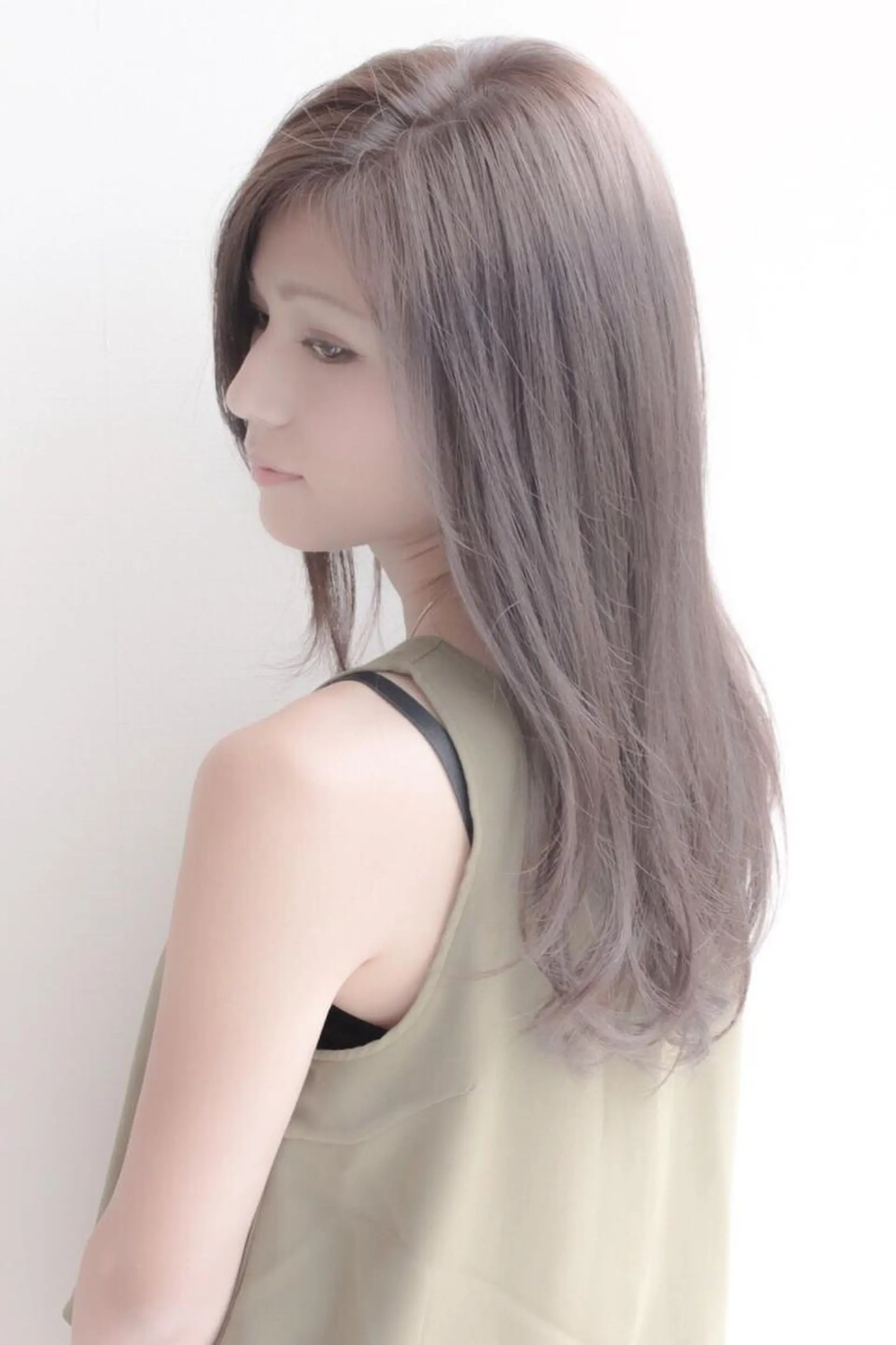 ロング カラー アッシュ ハイトーンカラー カット ヘアカラー トリートメント VIVO天六店「ヴィーヴォ」所属・竹本 将太のヘアスタイル