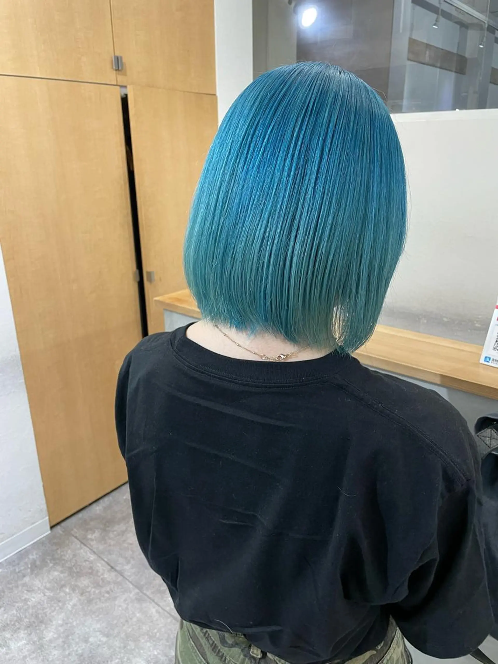 ショート カラー パーマ ヘアアレンジ キッズ ネイル マツエク・マツパ アイブロウ ブルーカラー ブルー カット ヘアカラー トリートメント パーマ/透明感カラー /ボブ/吉田一生のヘアスタイル
