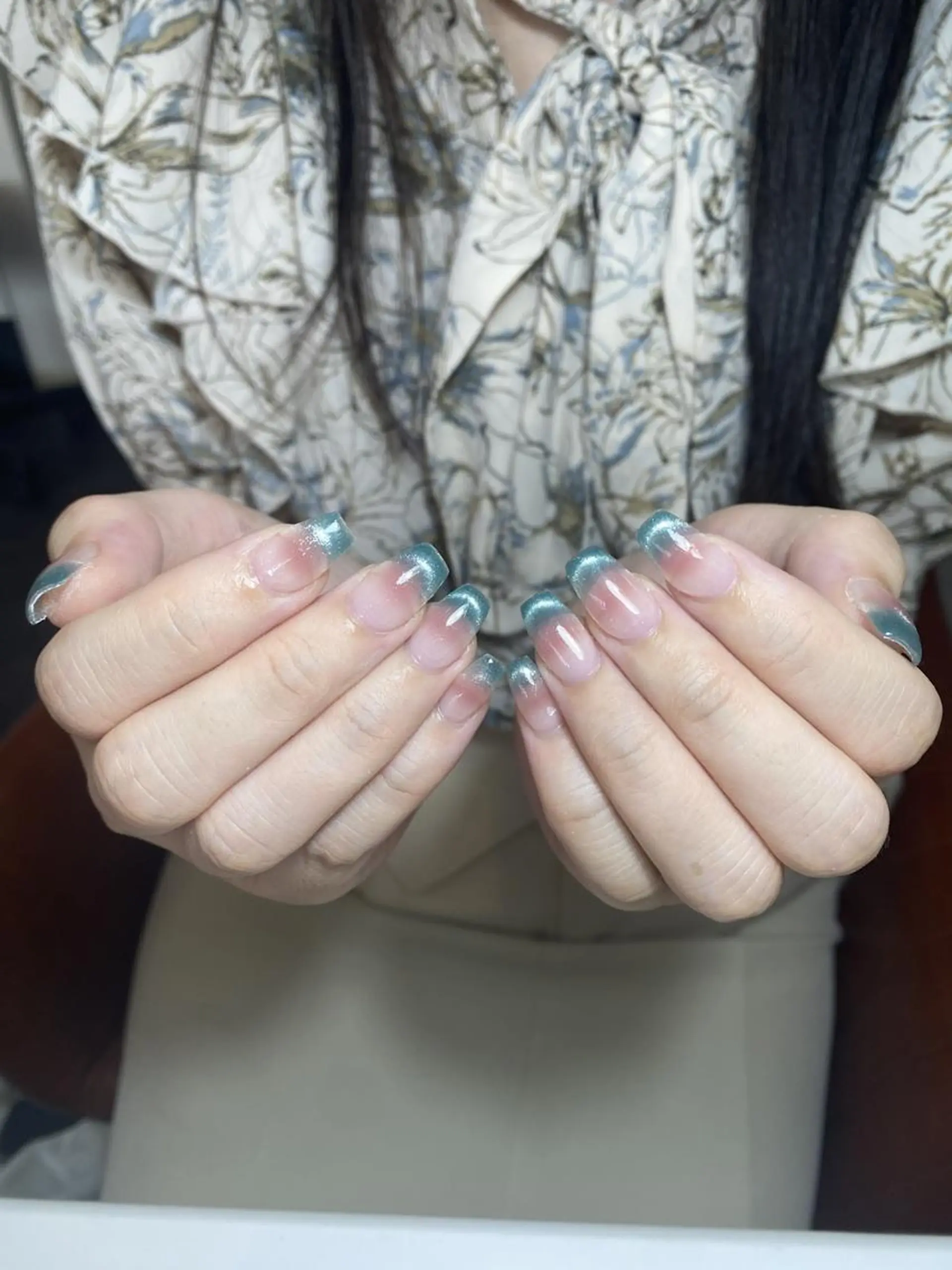 ネイル アートネイル オーロラネイル ガーリー キラキラネイル 韓国ネイル Leah 💅のネイルデザイン