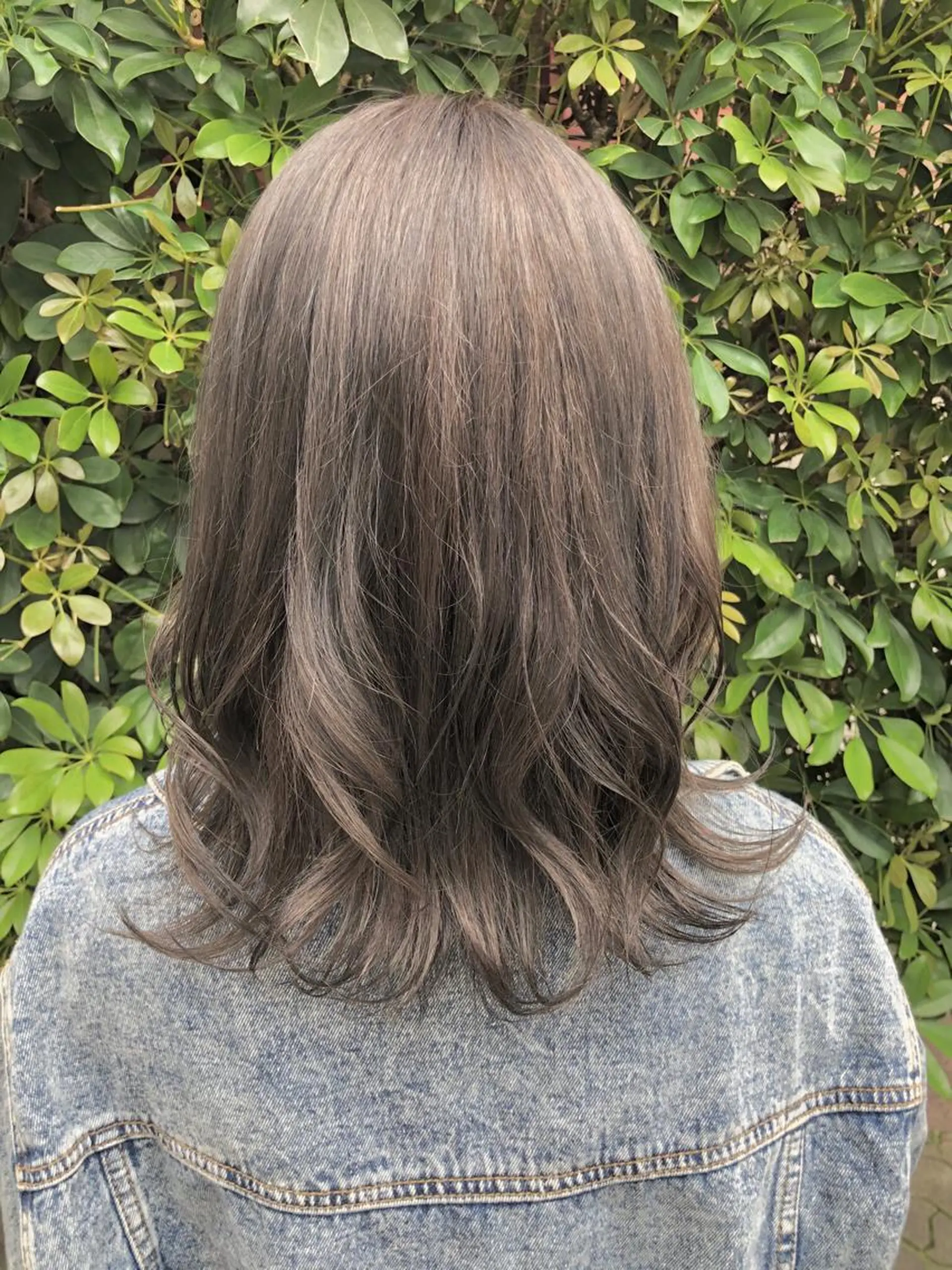 セミロング カラー ブリーチ 透明感カラー グレージュ Lee大阪店所属・店長　濱口 花菜　美髪整形のヘアスタイル