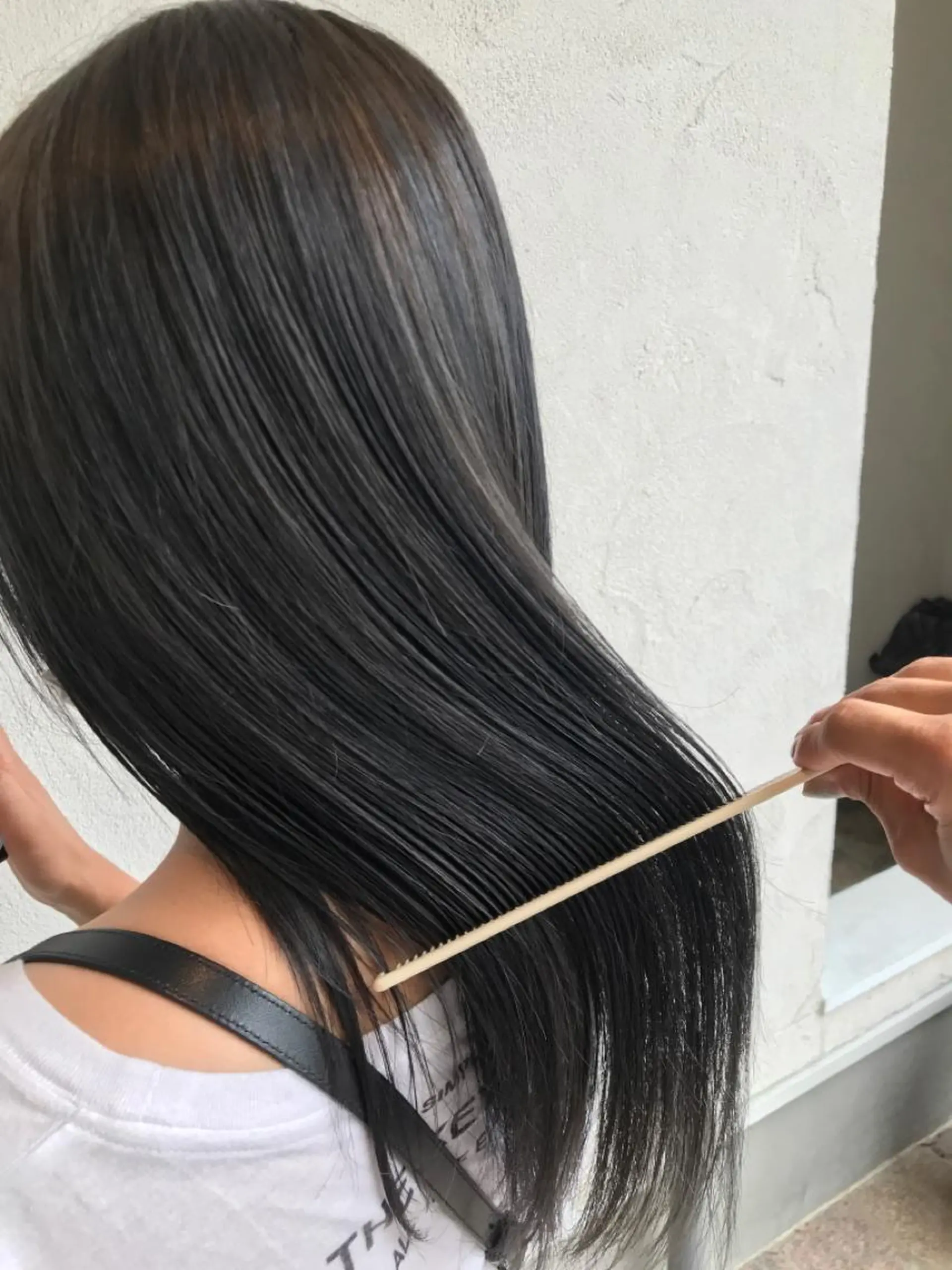 セミロング カラー 山下 襟華のヘアスタイル