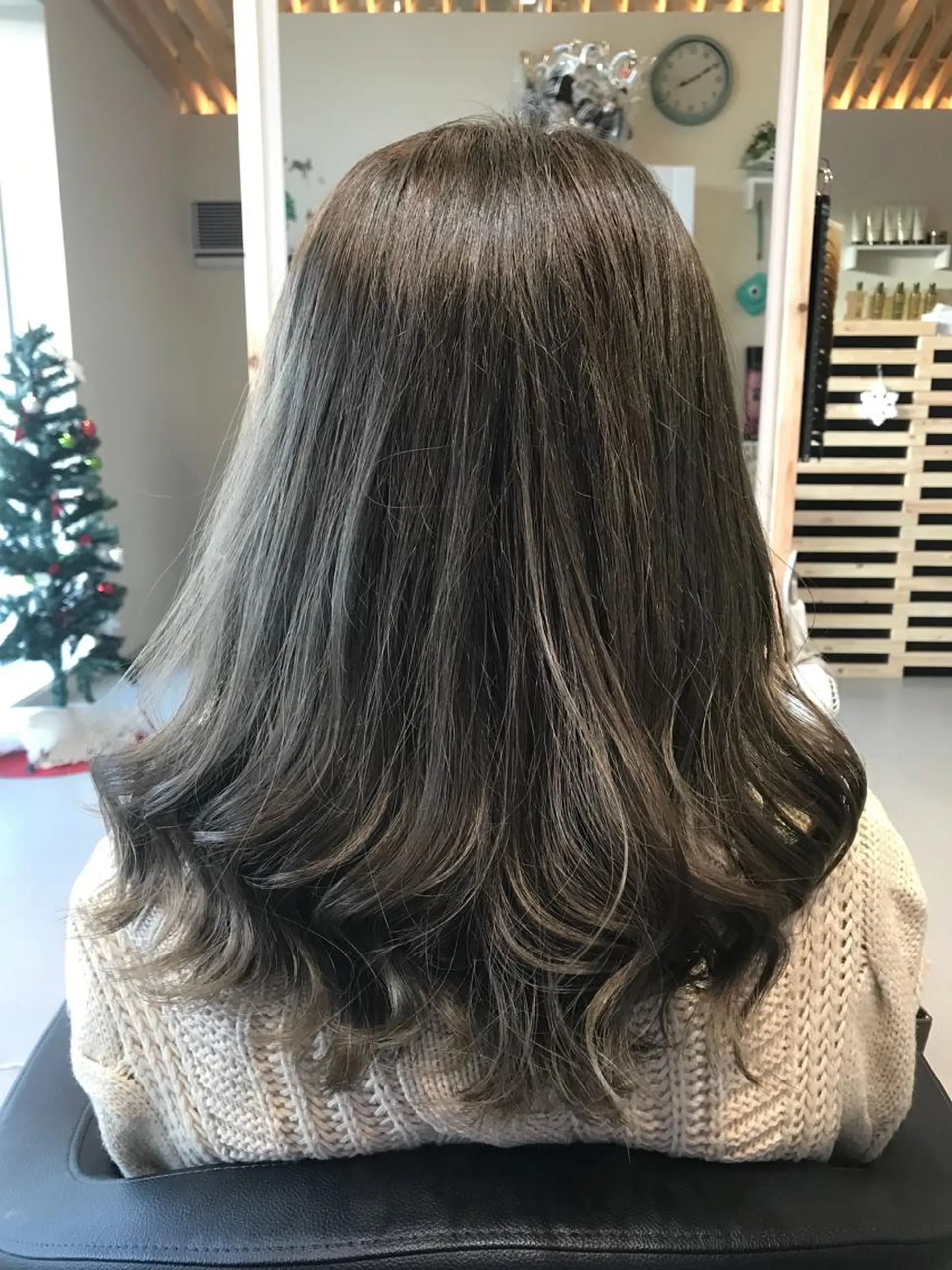 セミロング カラー 関口 友行のヘアスタイル