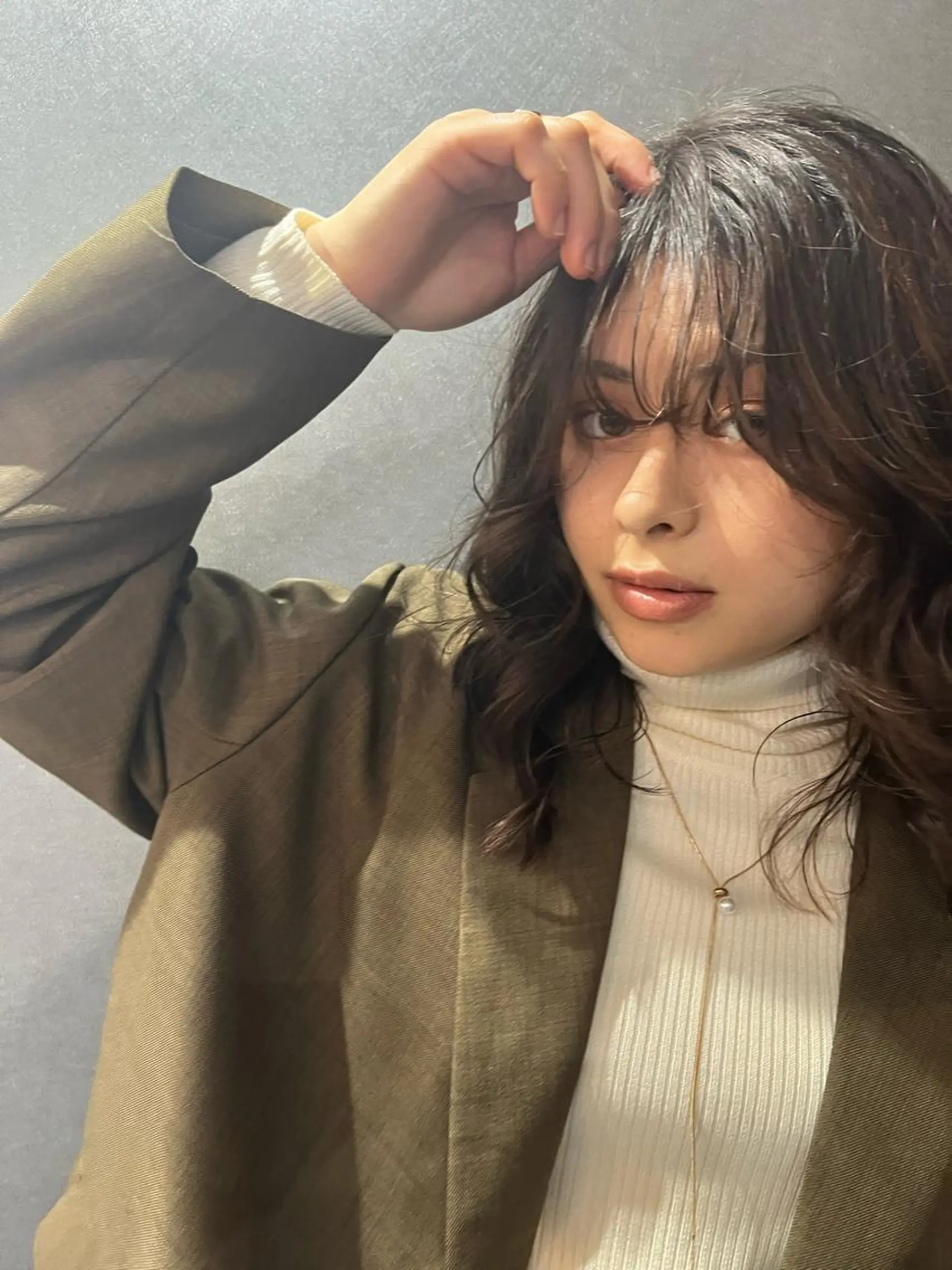 セミロング 艶髪/ハイトーン Sherryのヘアスタイル