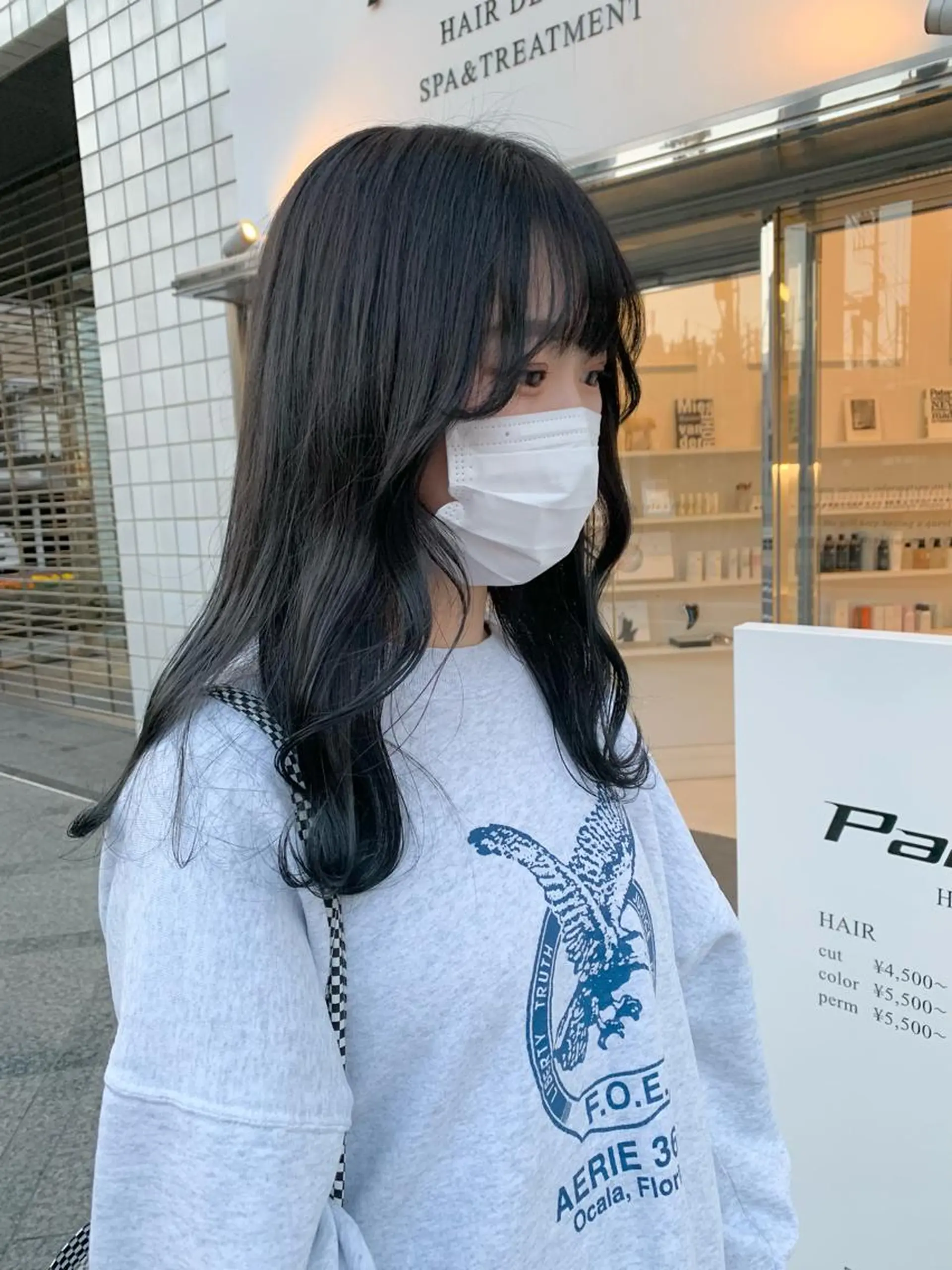 セミロング カラー グレージュ GOODDAY ヘアサロンのヘアスタイル