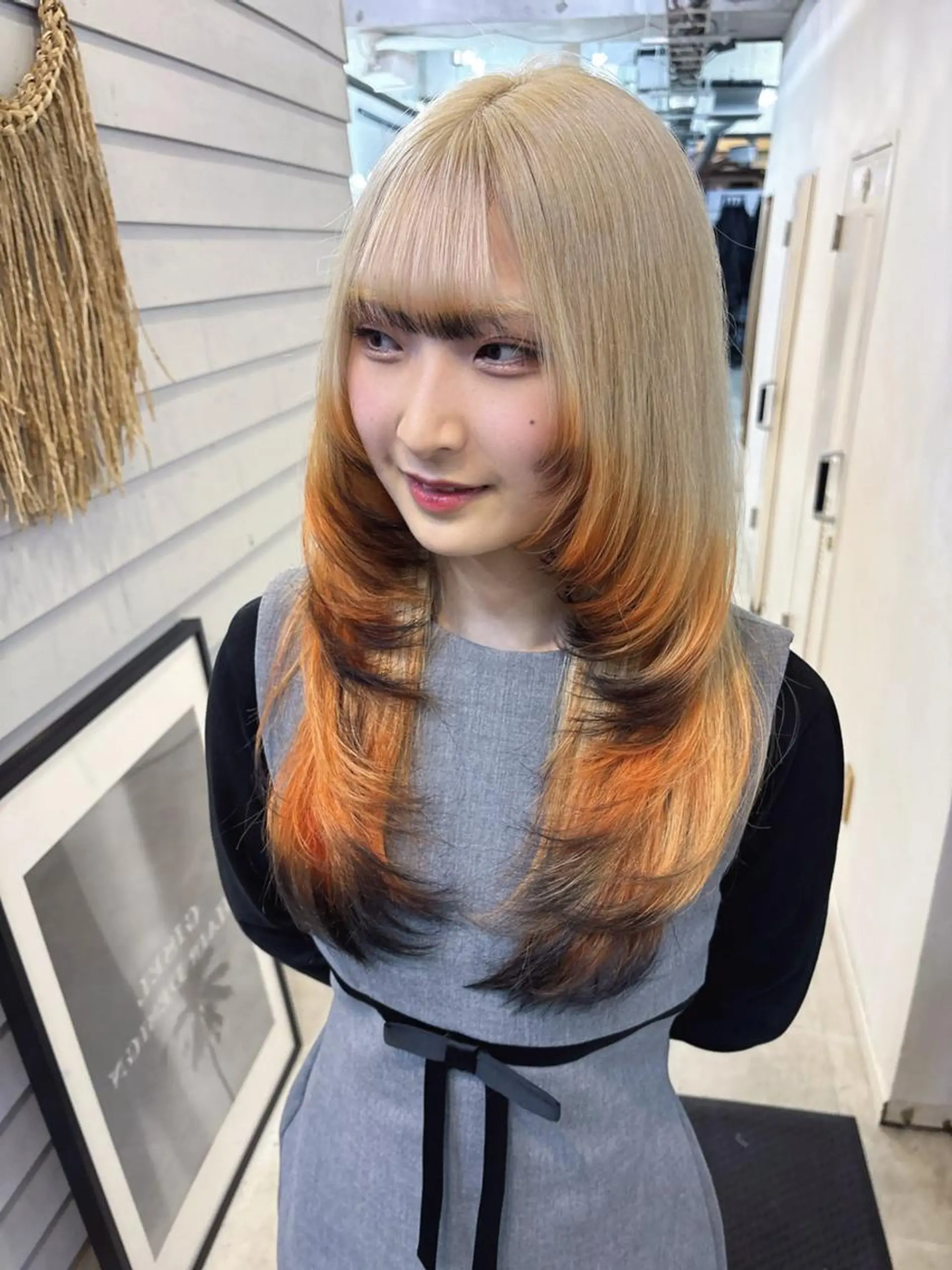 セミロング カラー ブリーチ 透明感カラー ハイトーンカラー 韓国風ヘア レイヤーカット カット ヘアカラー トリートメント lafit ラフィット 下大利のヘアスタイル