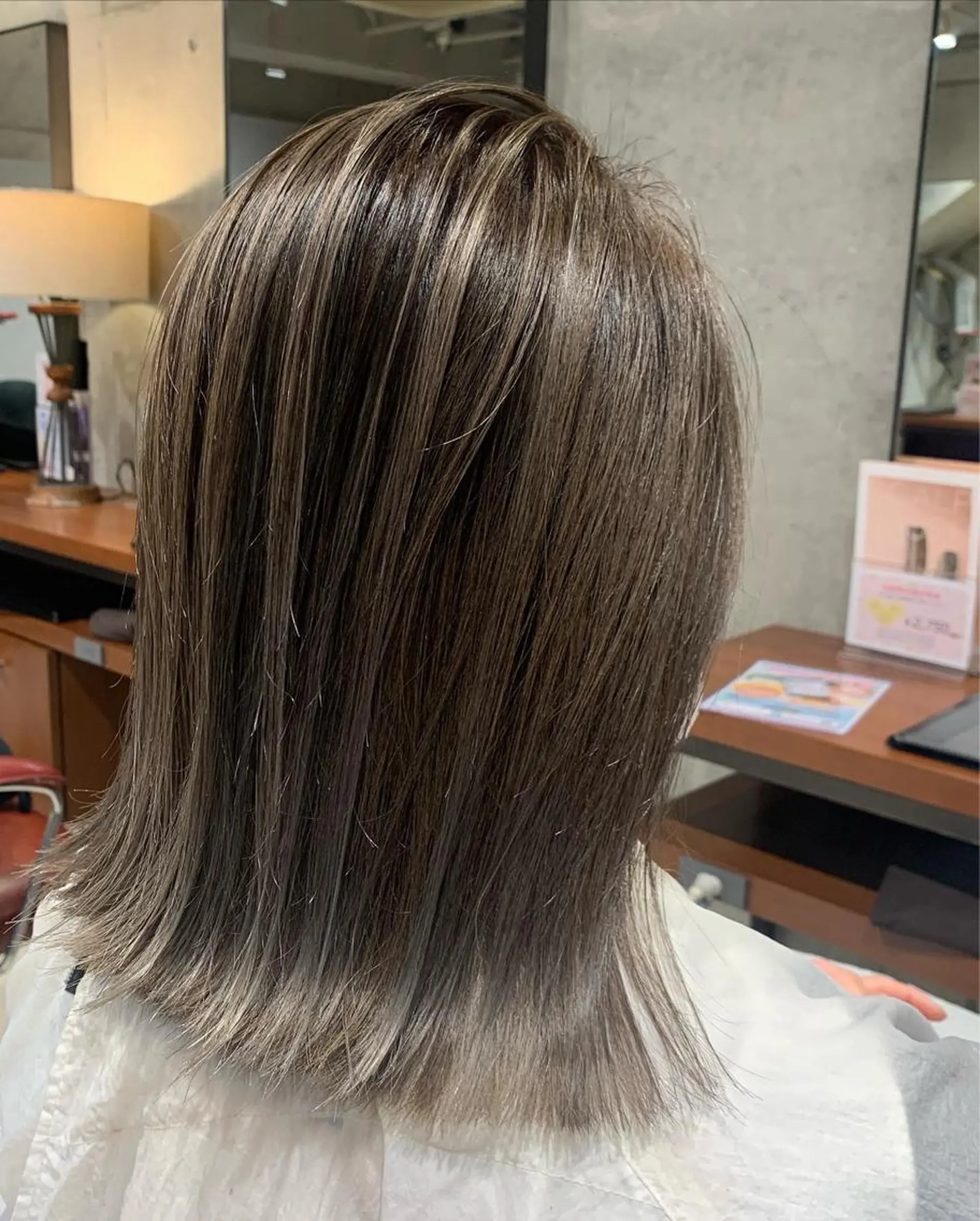 ミディアム カラー バレイヤージュ レイヤーカット AQUA 平田真一のヘアスタイル