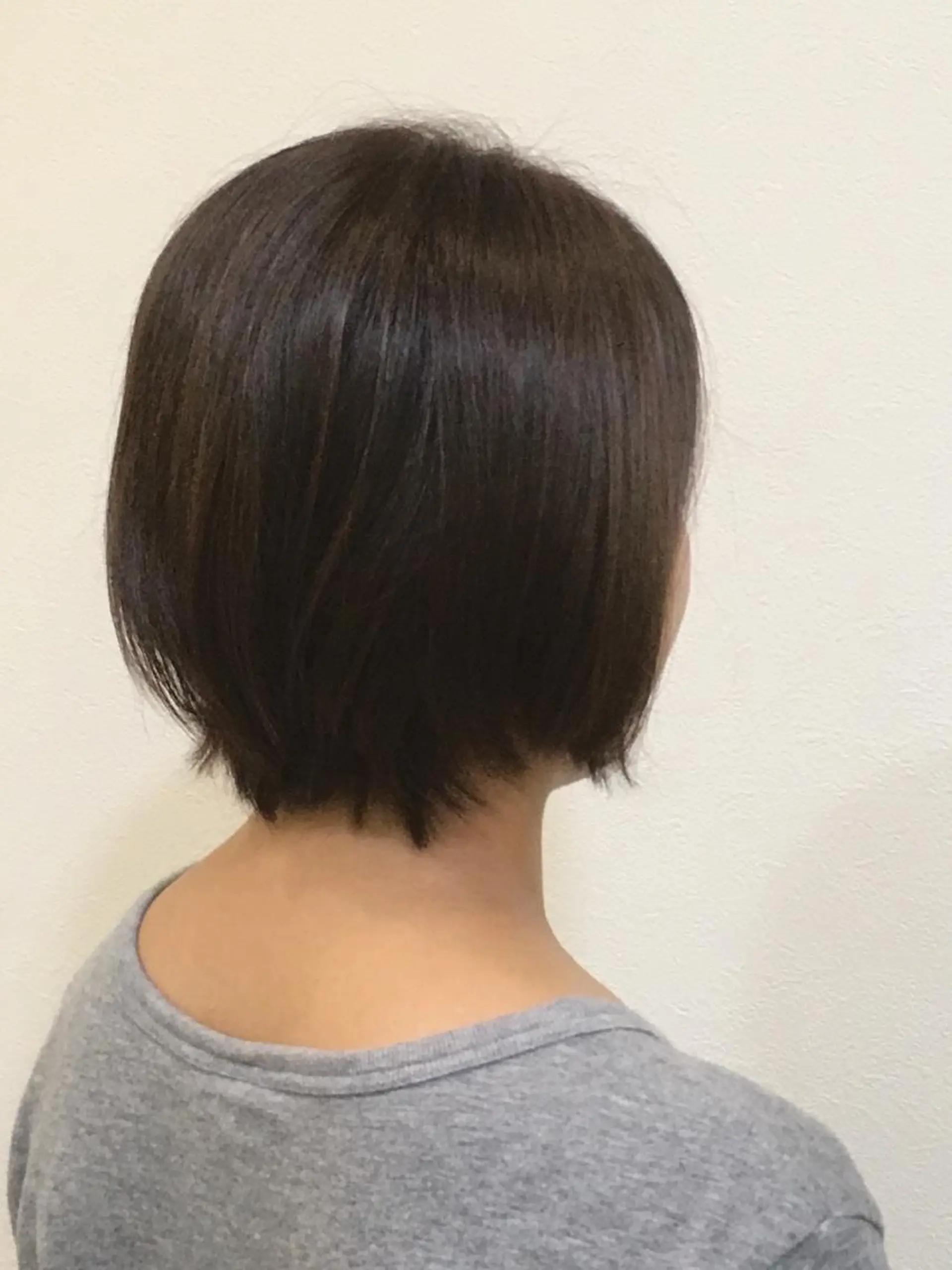 ショート カラー ブラウンカラー ダークブラウン 鈴木 健太のヘアスタイル