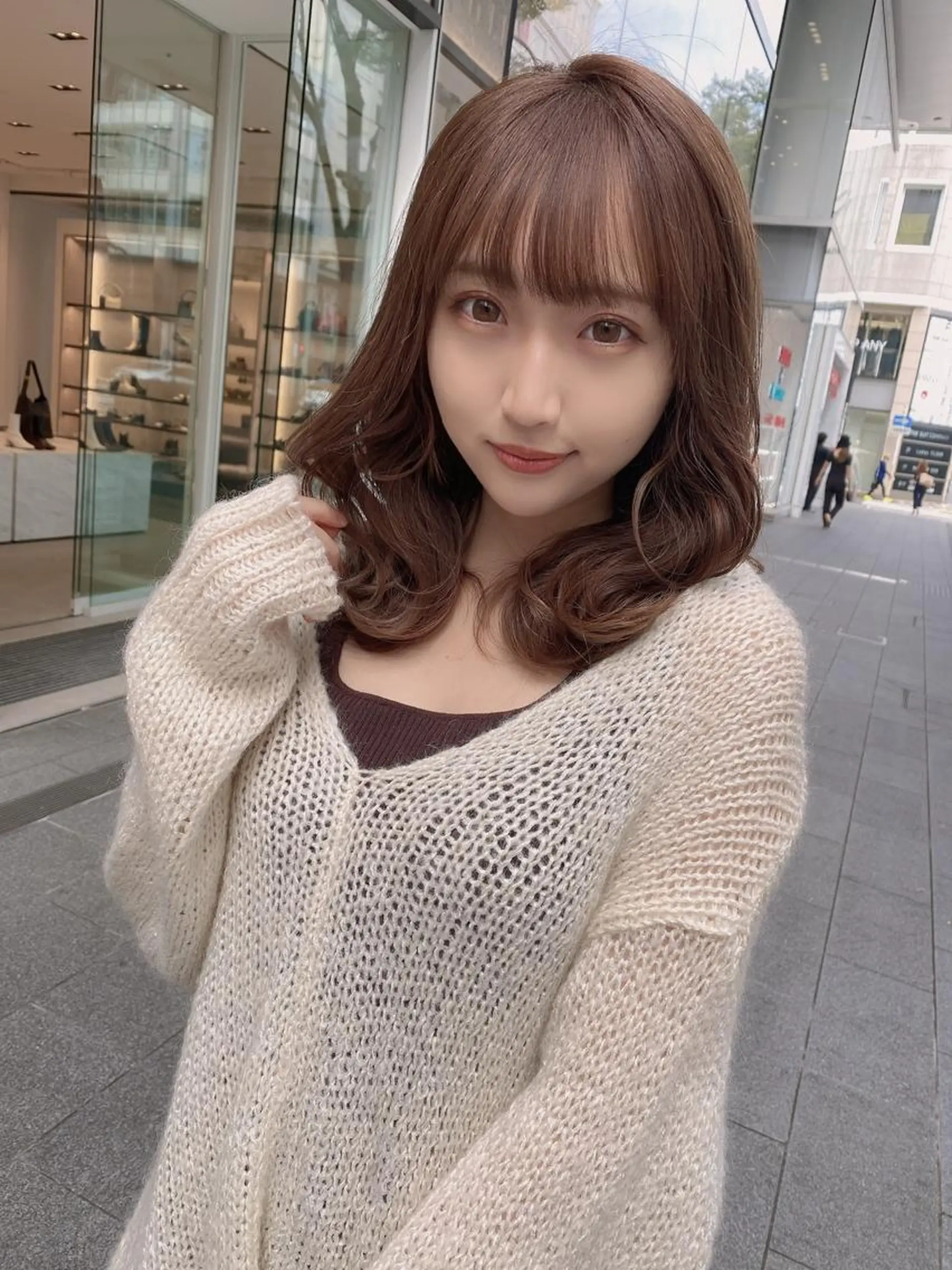 セミロング カラー ブリーチ ケアブリーチ ダブルカラー イヤリングカラー ハイライトカラー カット ヘアカラー トリートメント 新宿✨顔周りカット 韓国ヘア/坂本亜裟海のヘアスタイル