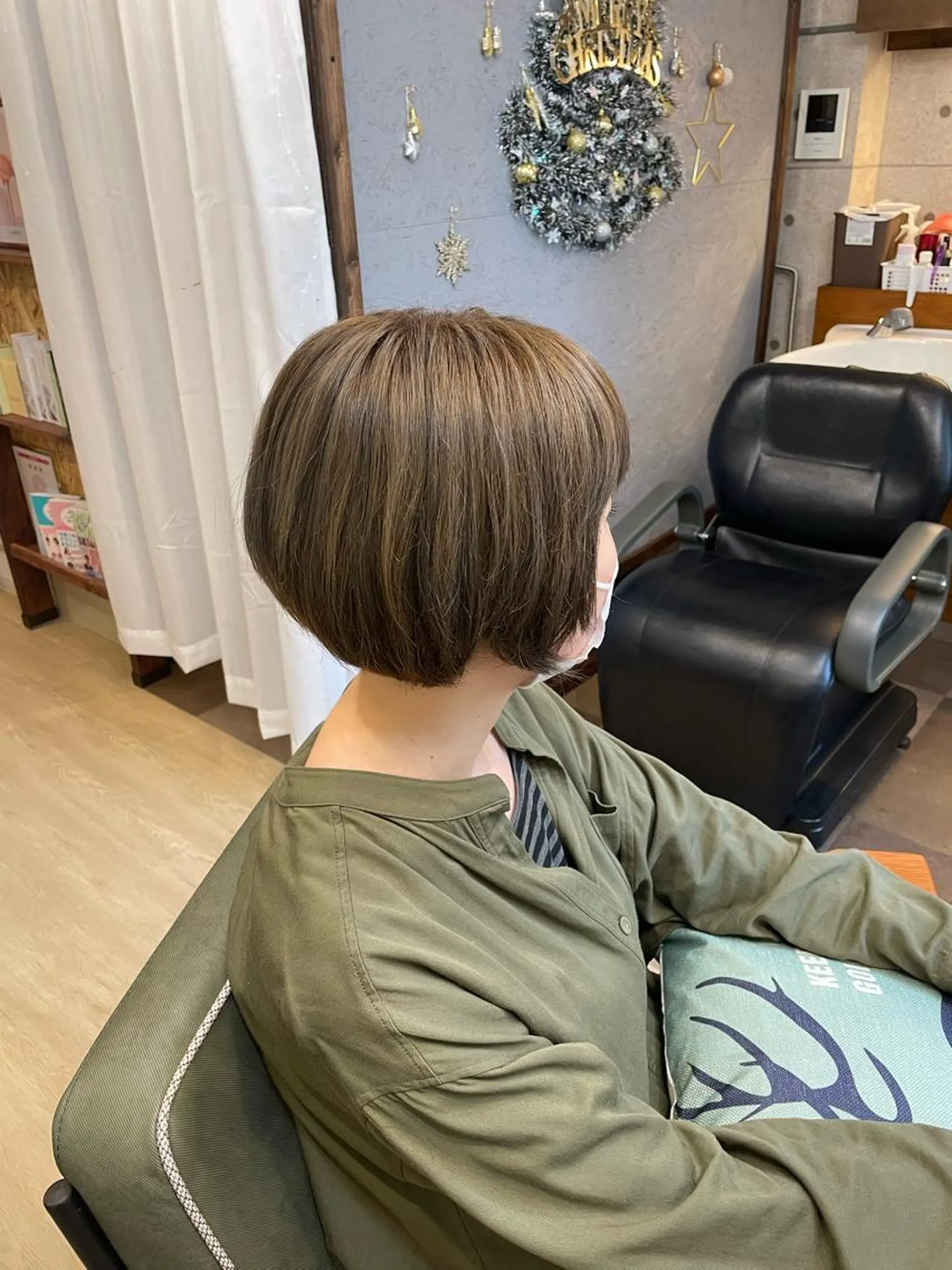 ショート カラー ブルーカラー ブルージュ ダブルカラー グレージュ ボブ カット ヘアカラー トリートメント HempBeauty 浅野アサミのヘアスタイル