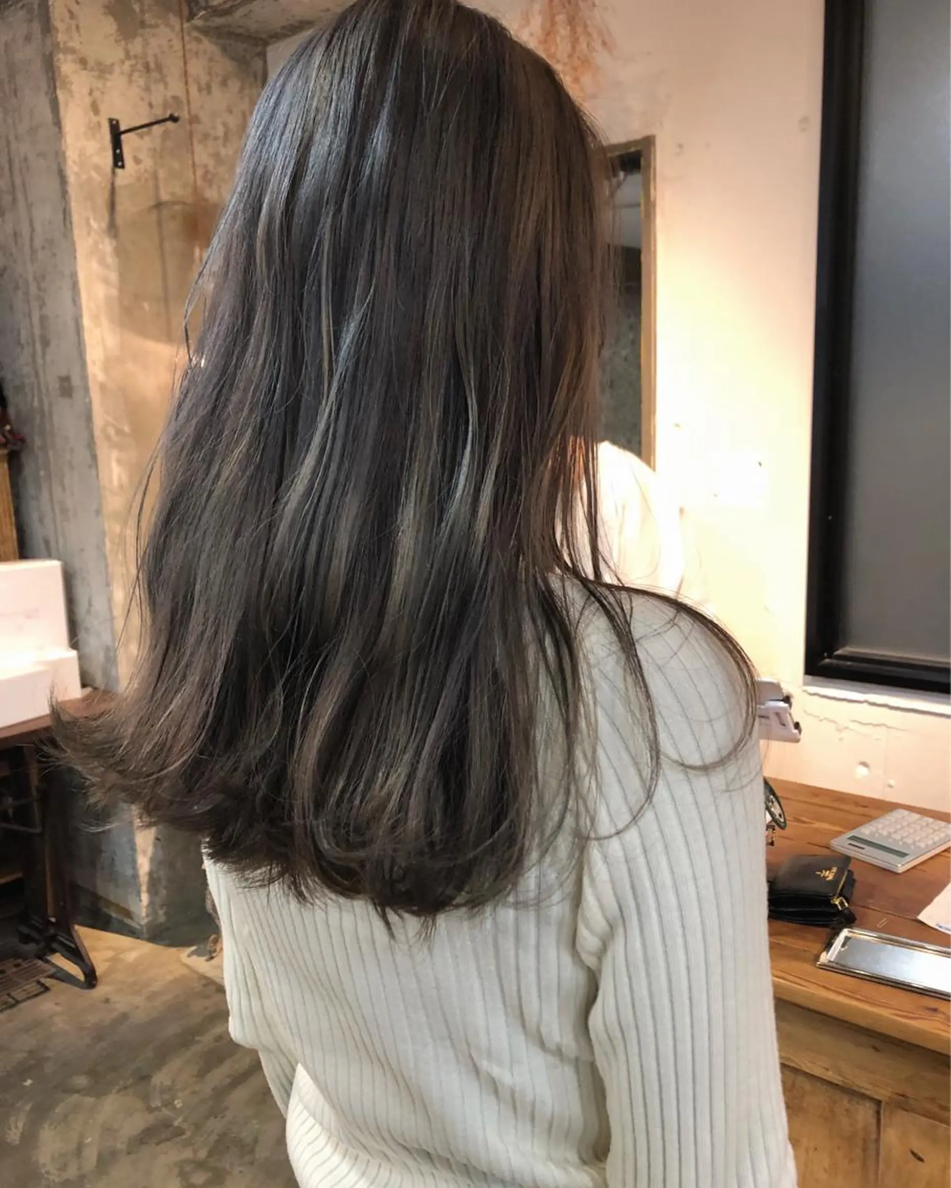 ロング カラー グレージュ ハイライトカラー ハイライト トリートメント Pia ツボイ ケイタのヘアスタイル