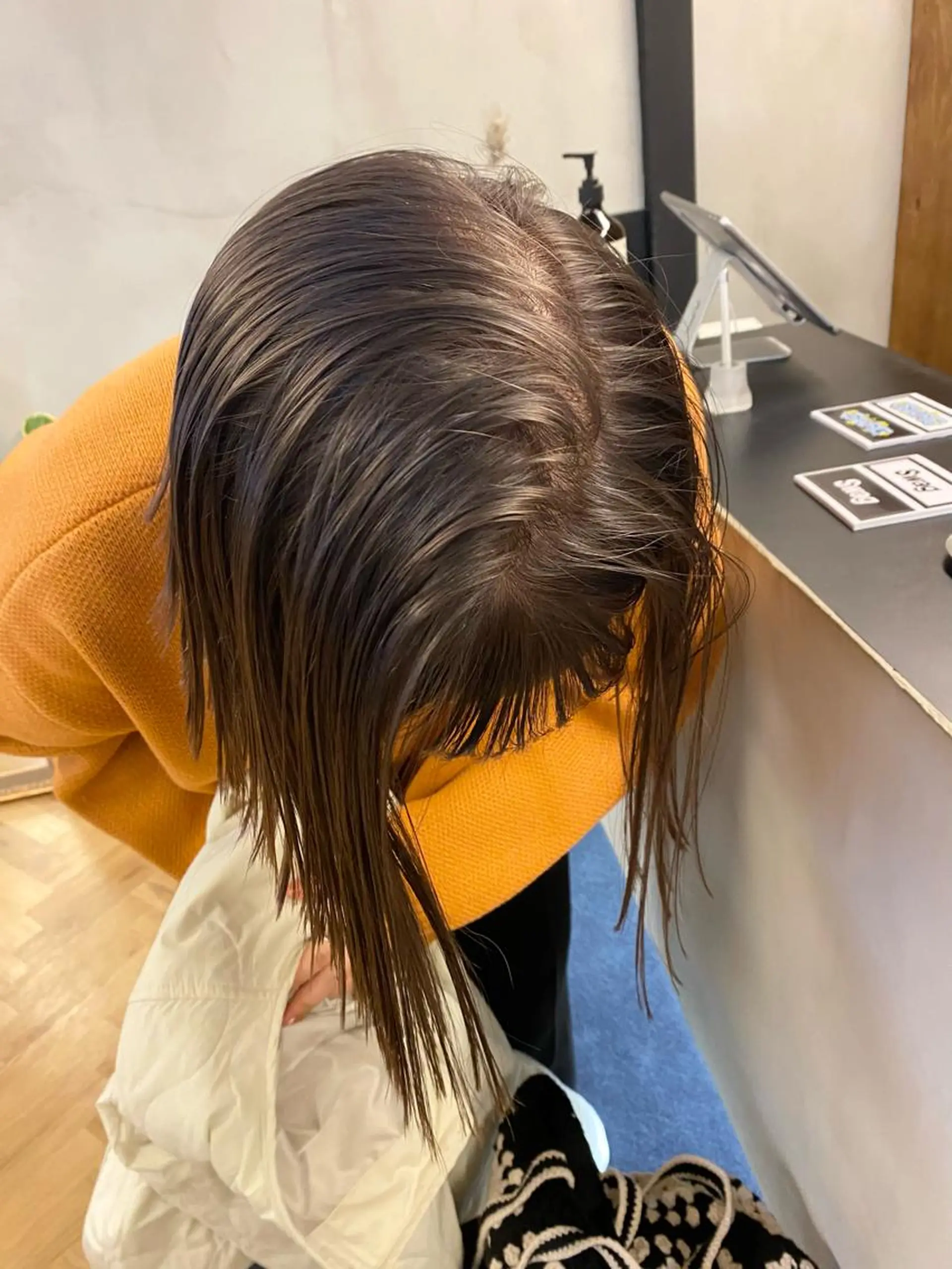 ミディアム 髪と音処　マトぺ所属・デザインカラー/ボブ ブリーチカラー/ユリのヘアスタイル