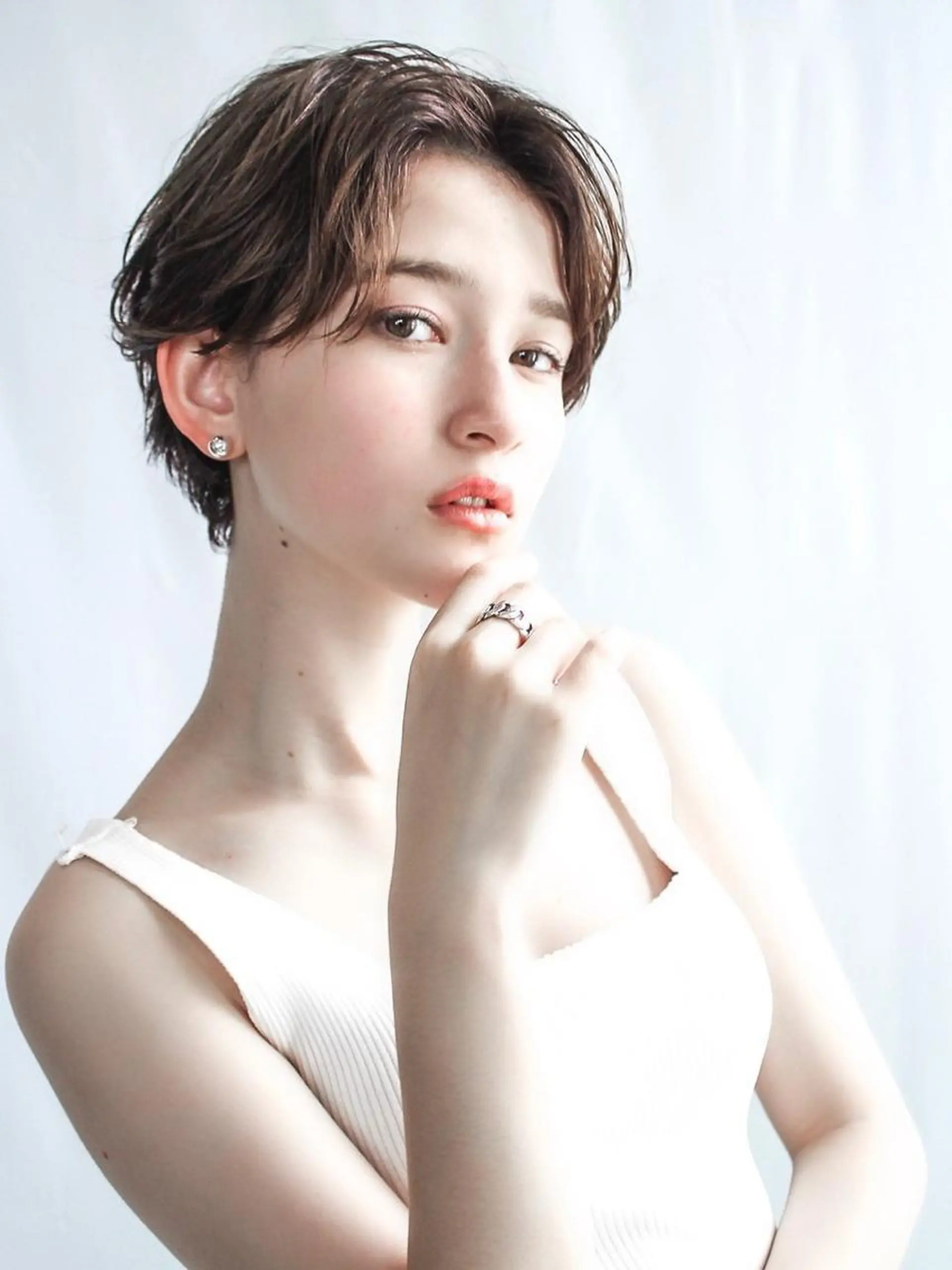 ショート カラー ハンサムショート 透明感カラー グレージュ ショートヘア クドウレイ fifth渋谷のヘアスタイル