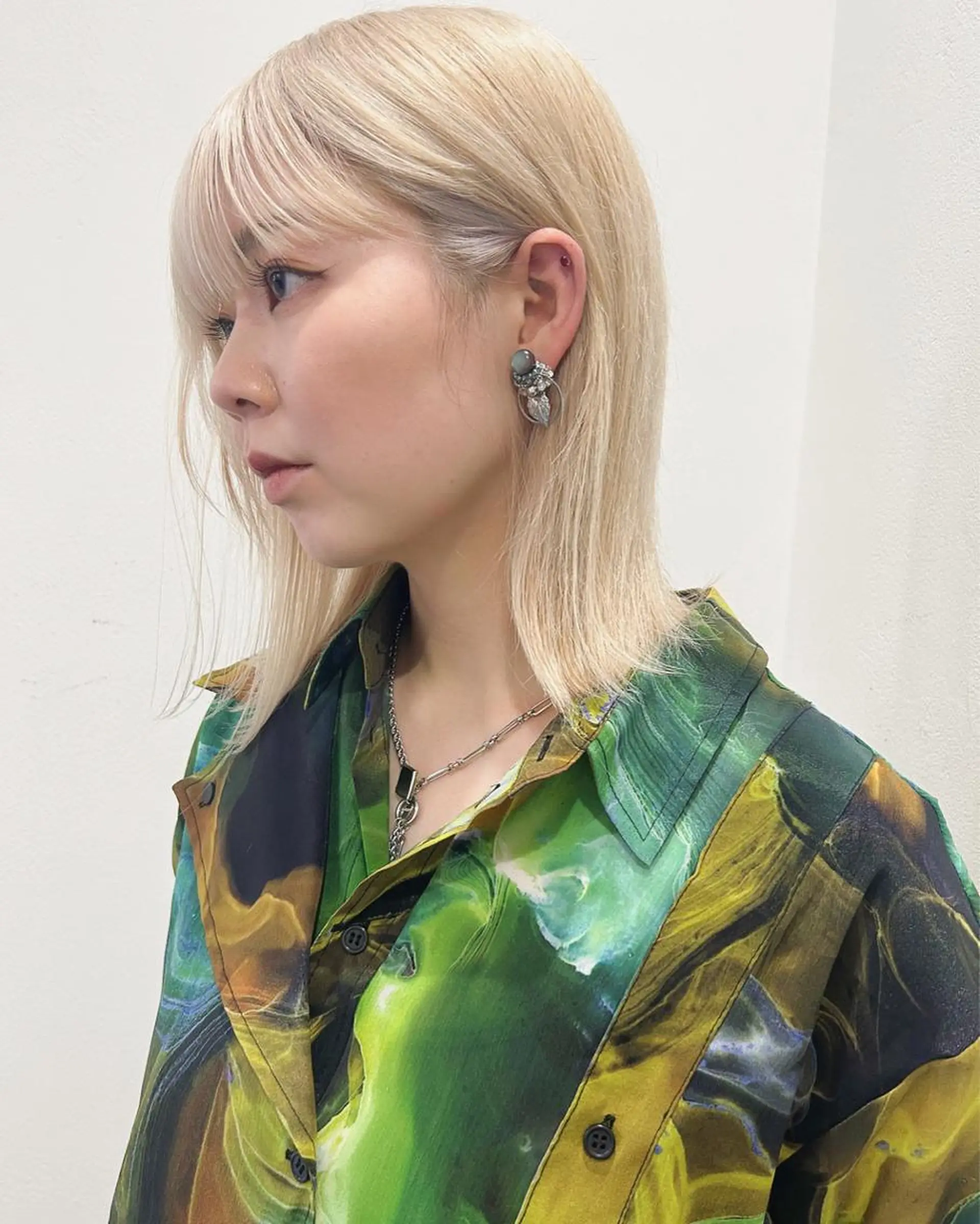 ミディアム カラー ブロンド ワイドバング カット ヘアカラー トリートメント Loom.所属・村上雅人 ナチュラルモードのヘアスタイル