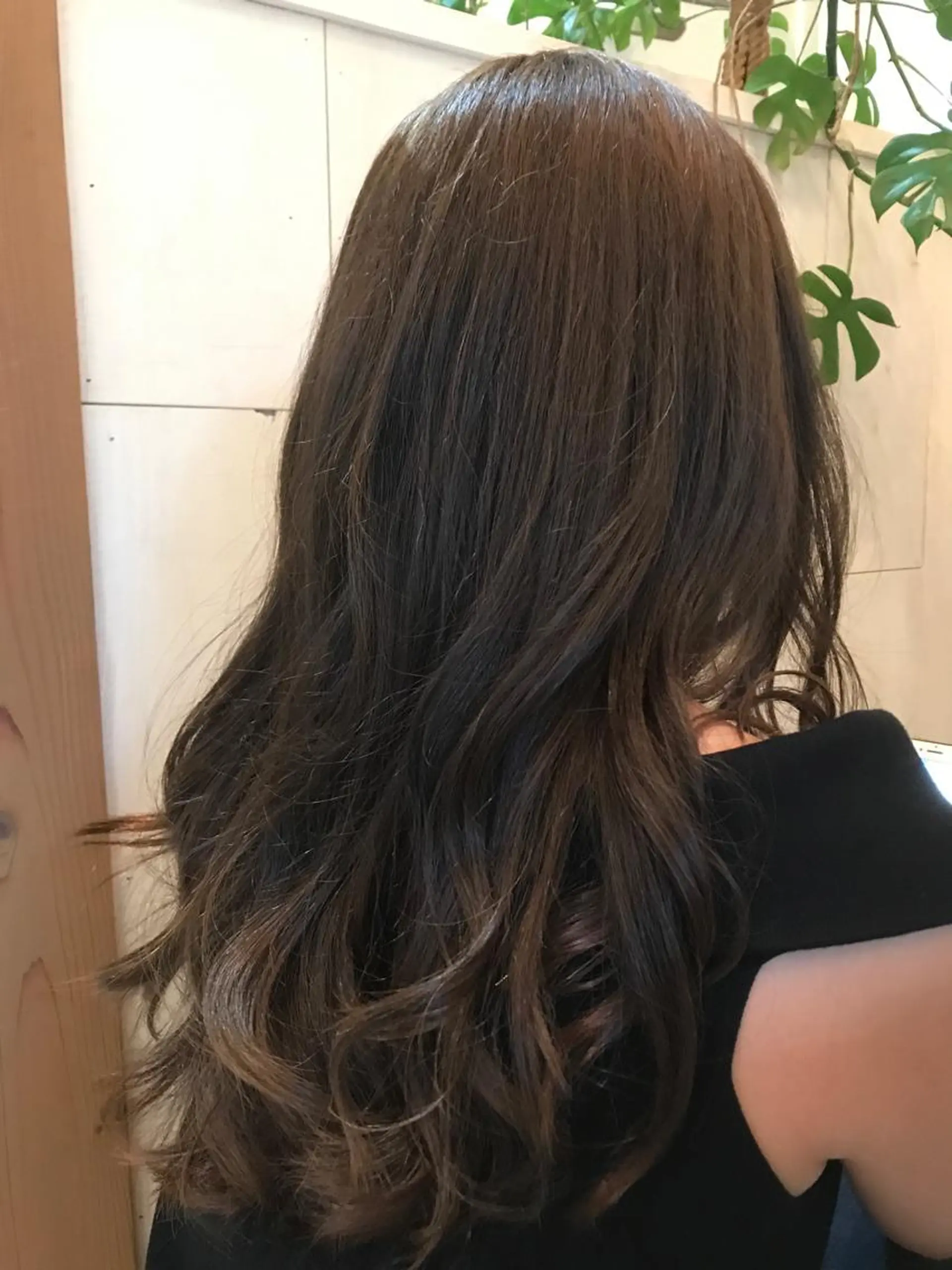 ロング カラー アッシュ 透明感カラー ヘアカラー トリートメント 長尾 桃佳のヘアスタイル