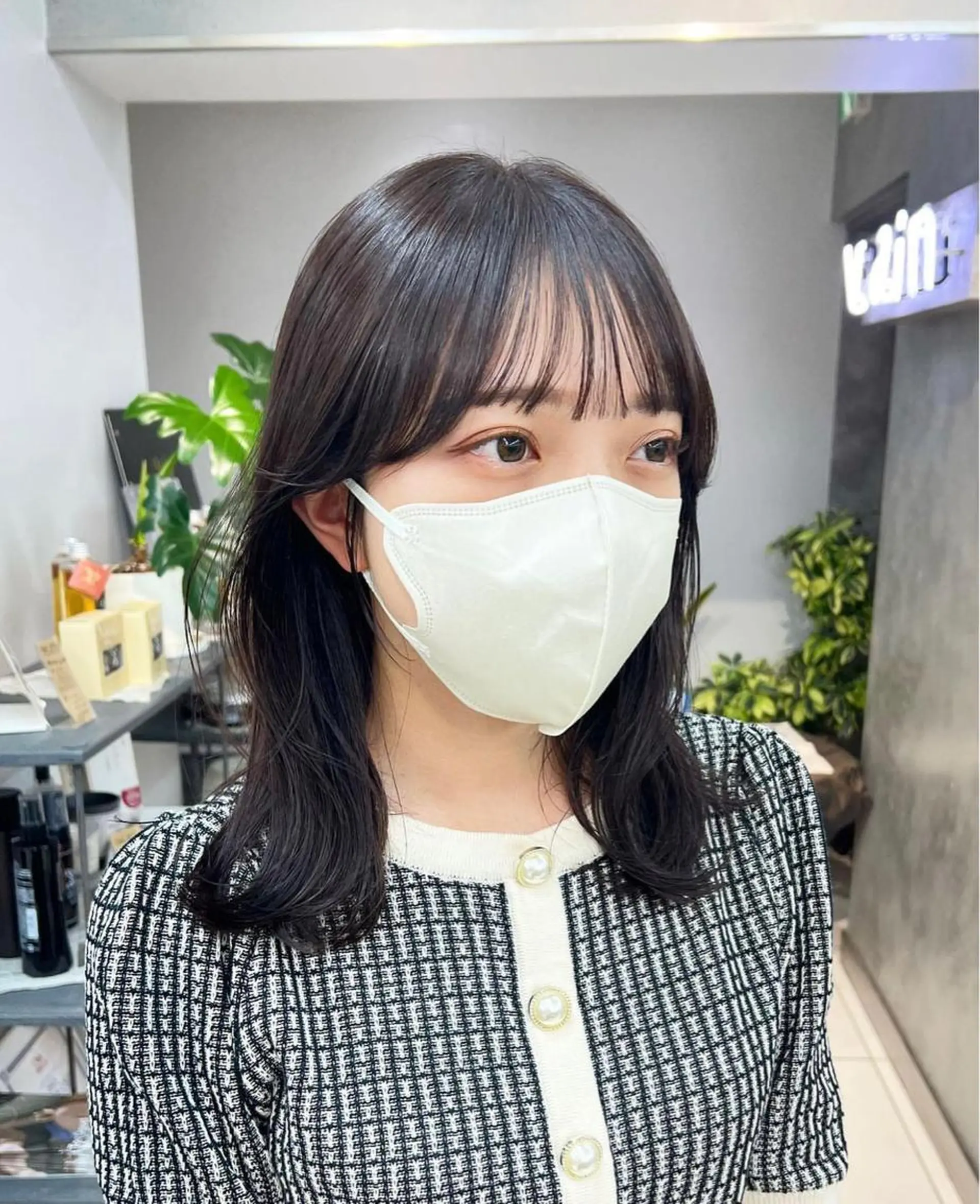 セミロング カラー ウルフ🦋顔まわり ❤︎ ͛MEIのヘアスタイル