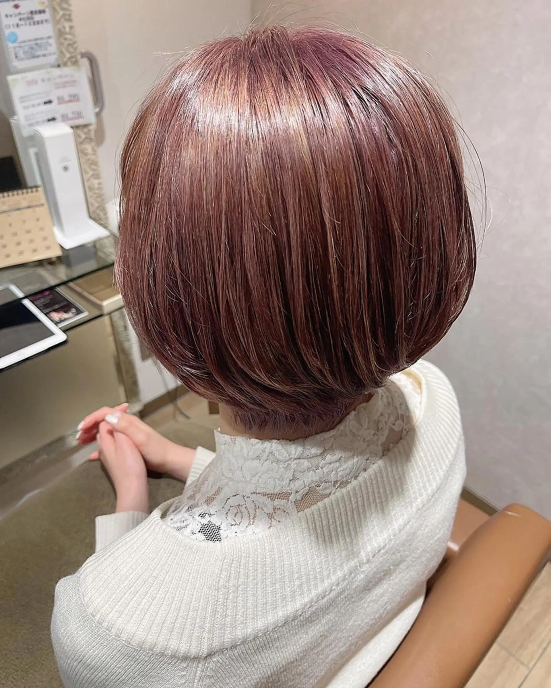 カラー ショートボブ アッシュ バレイヤージュ ミストバング ベージュカラー 🫧髪質改善艶カラー _マエダ 🫧のヘアスタイル