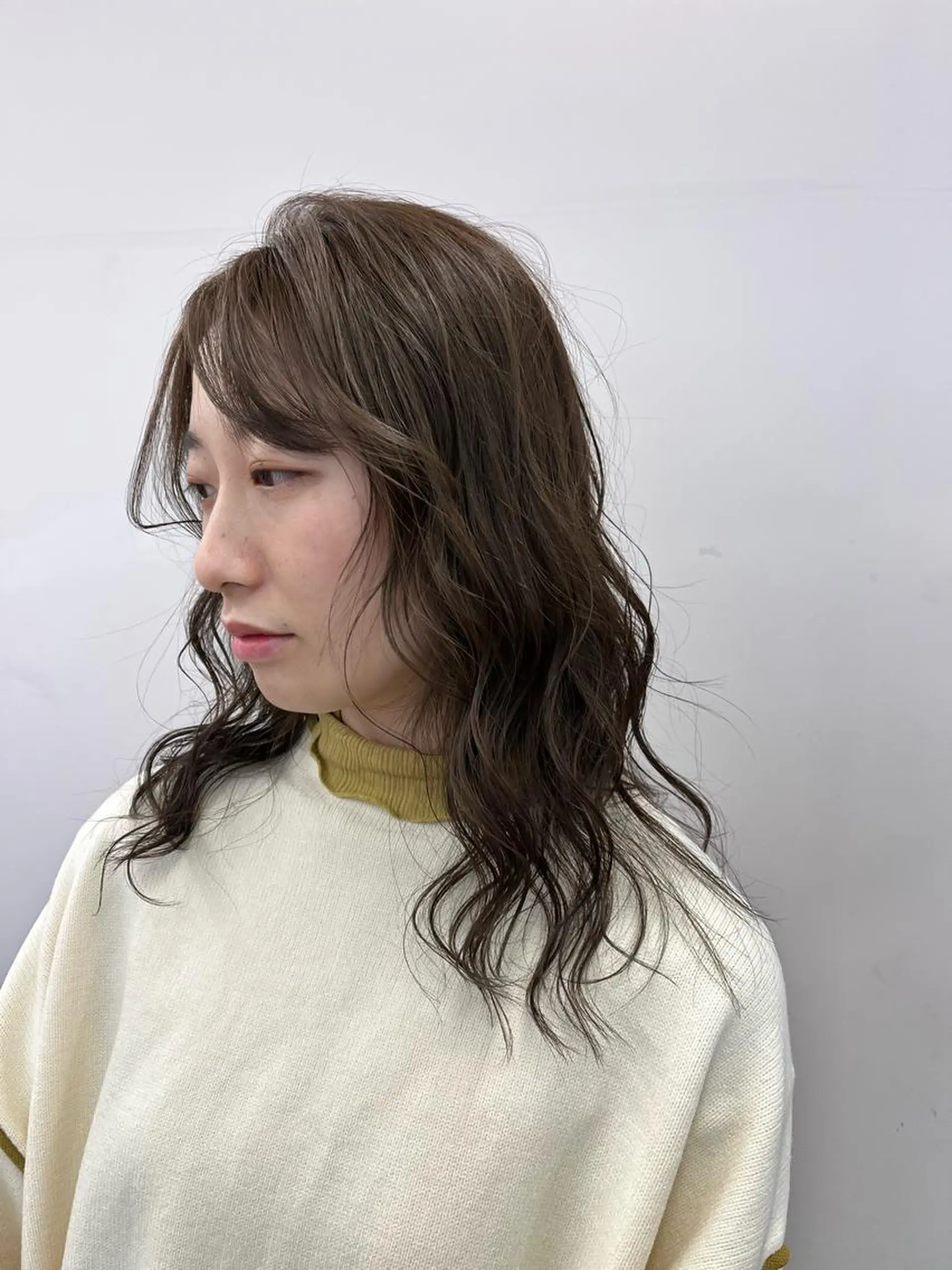 セミロング カラー グレージュ SALOWIN神戸三宮店所属・【美髪を叶える】中谷 彰宏（アキ)のヘアスタイル